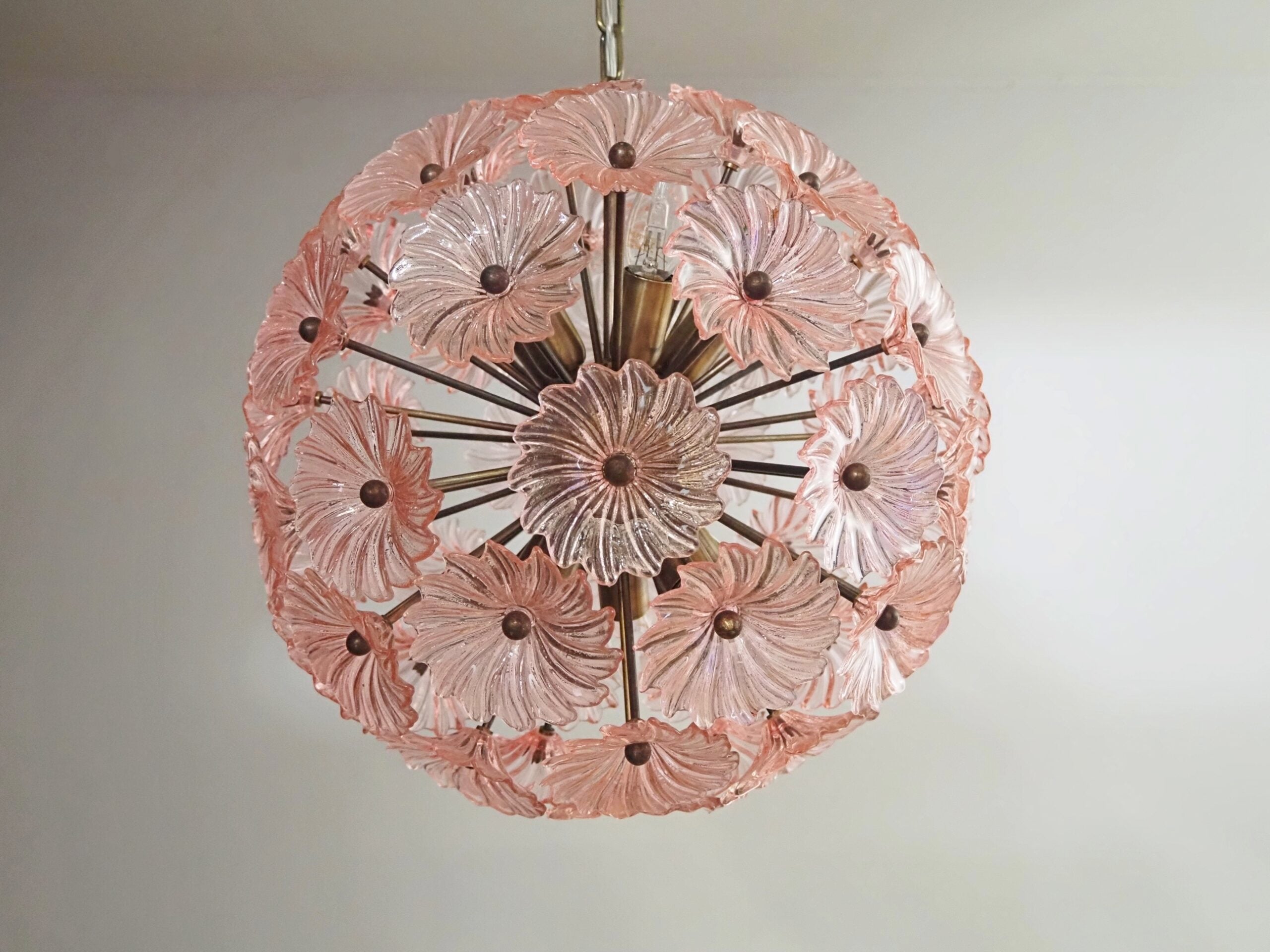 Murano Chandelier – 51 Pink Daisy Glass – detail 10 – Murano Classics
