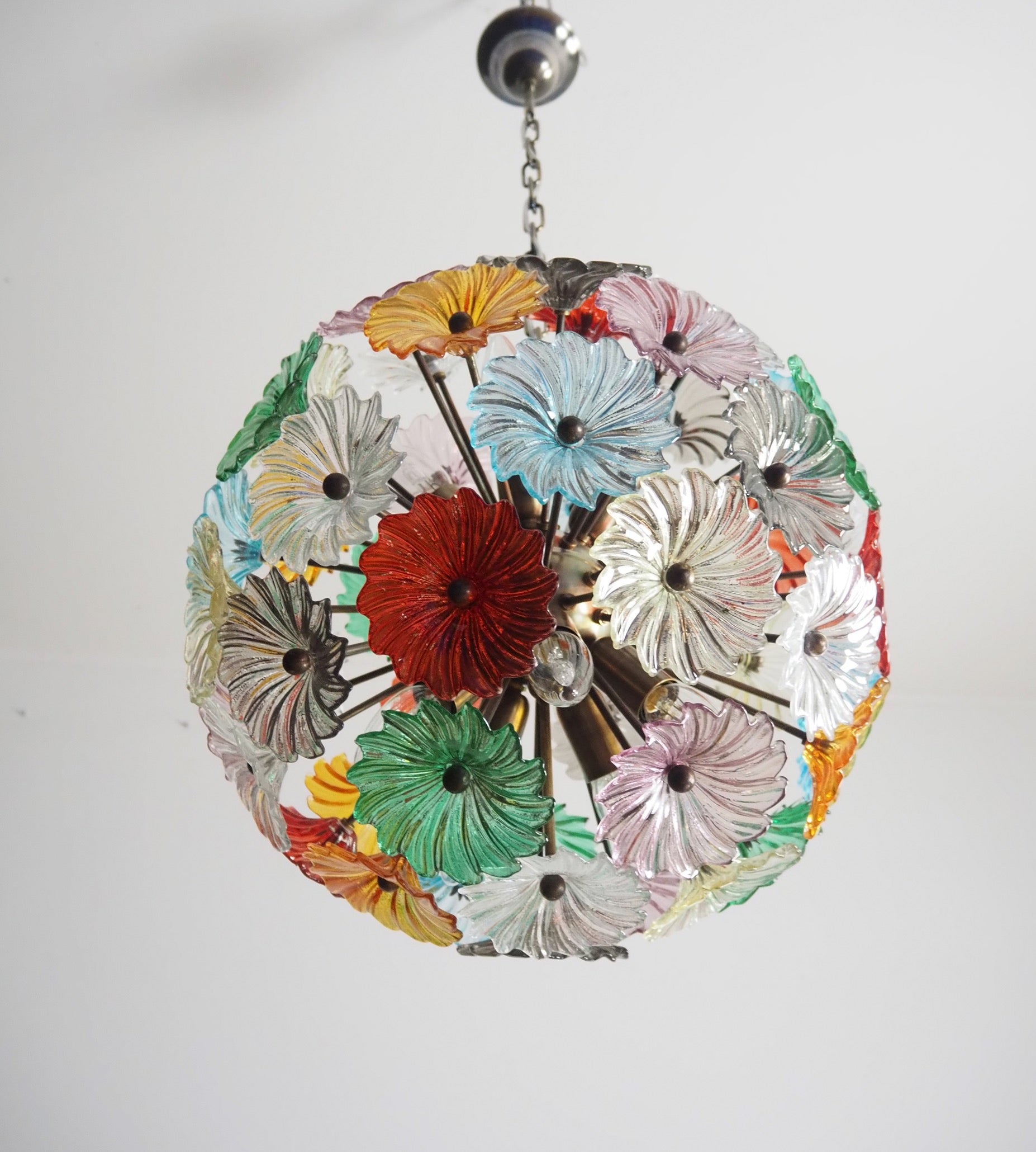 Murano Chandelier – 51 Multicolour Daisy Glass – detail 3 – Murano Classics