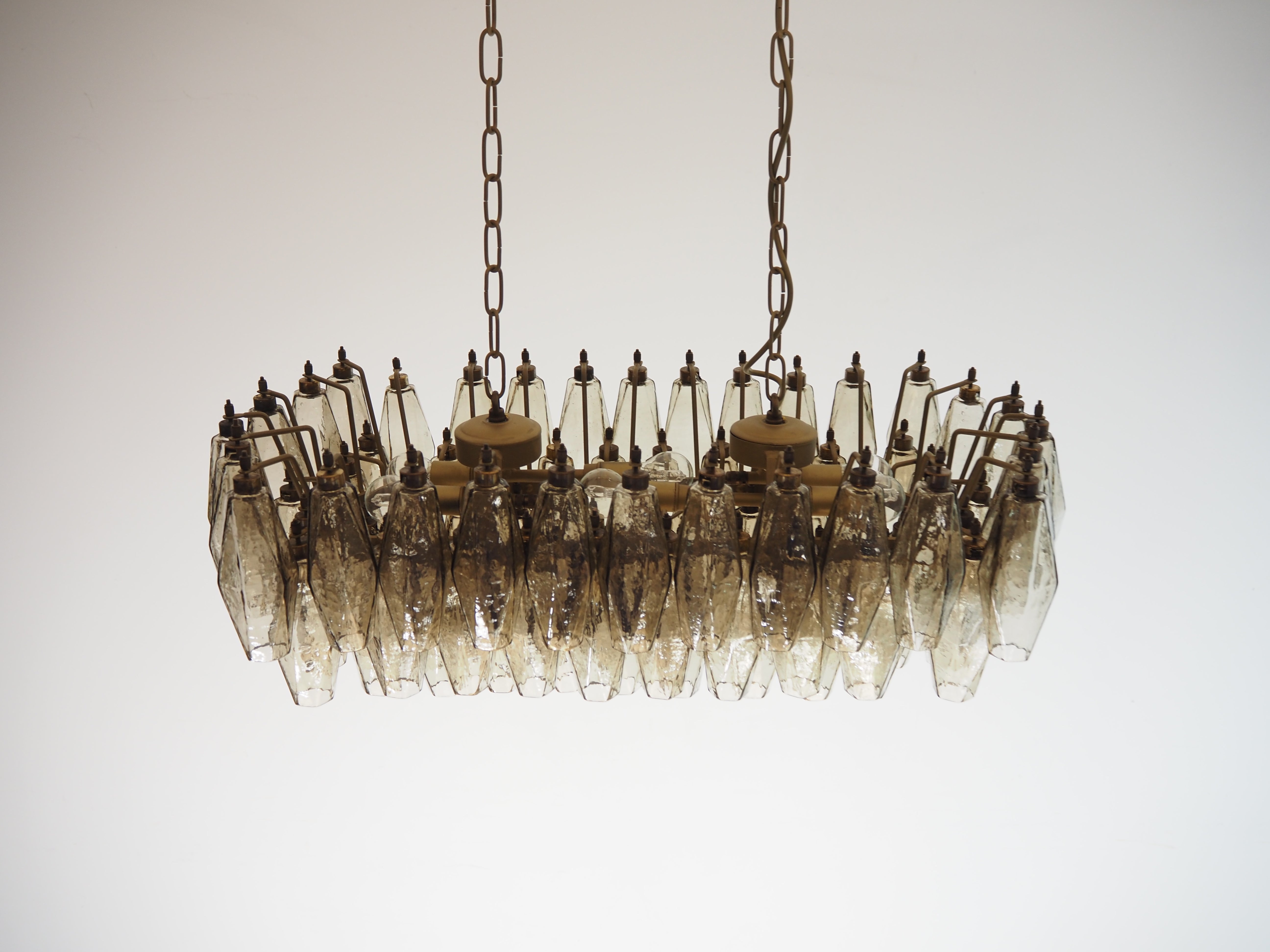 Murano Lysekrone – 84 Røykfargede Poliedriglass – Murano Classics