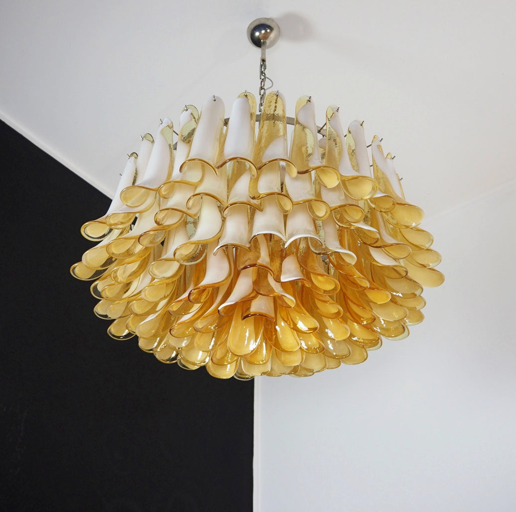 Murano Kroonluchter | 101 Caramelkleurige Mazzega Petalen