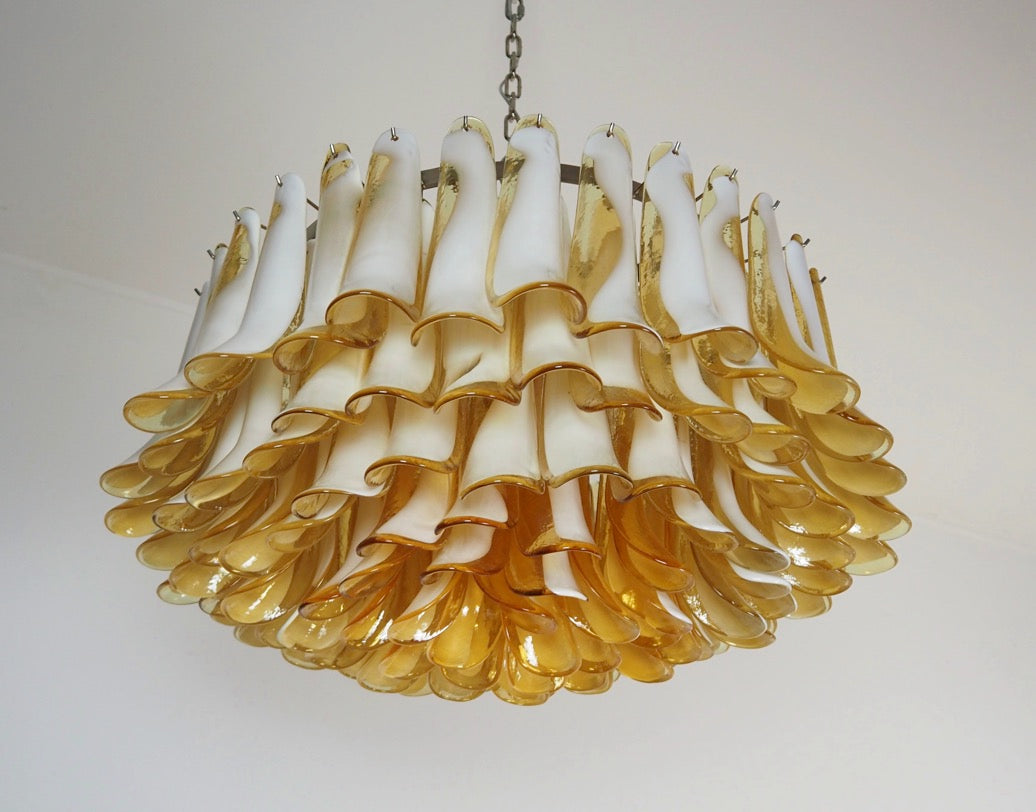 Murano Kroonluchter | 101 Caramelkleurige Mazzega Petalen