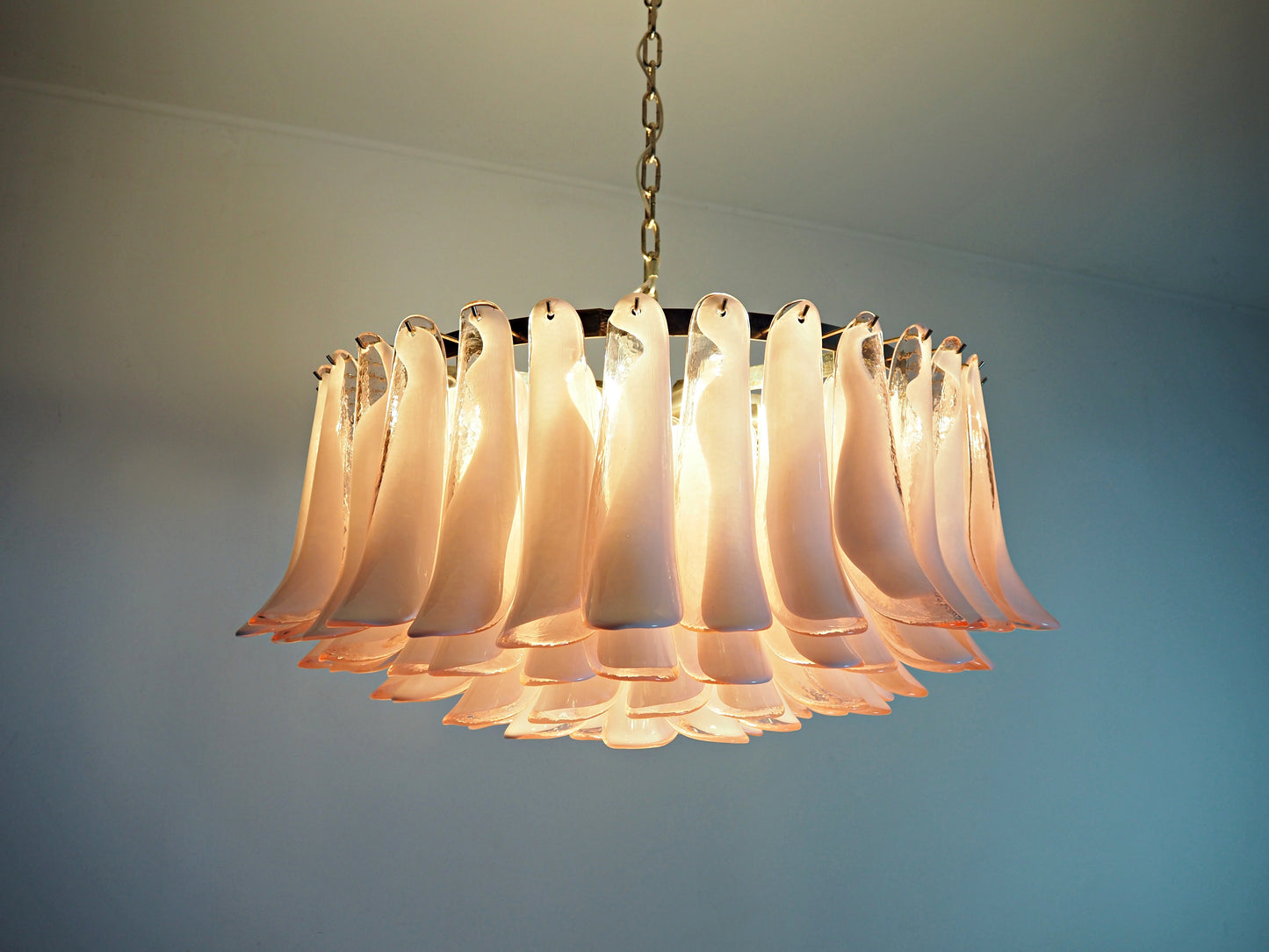 Murano-kroonluchter | 101 Roze Mazzega Petal Glas