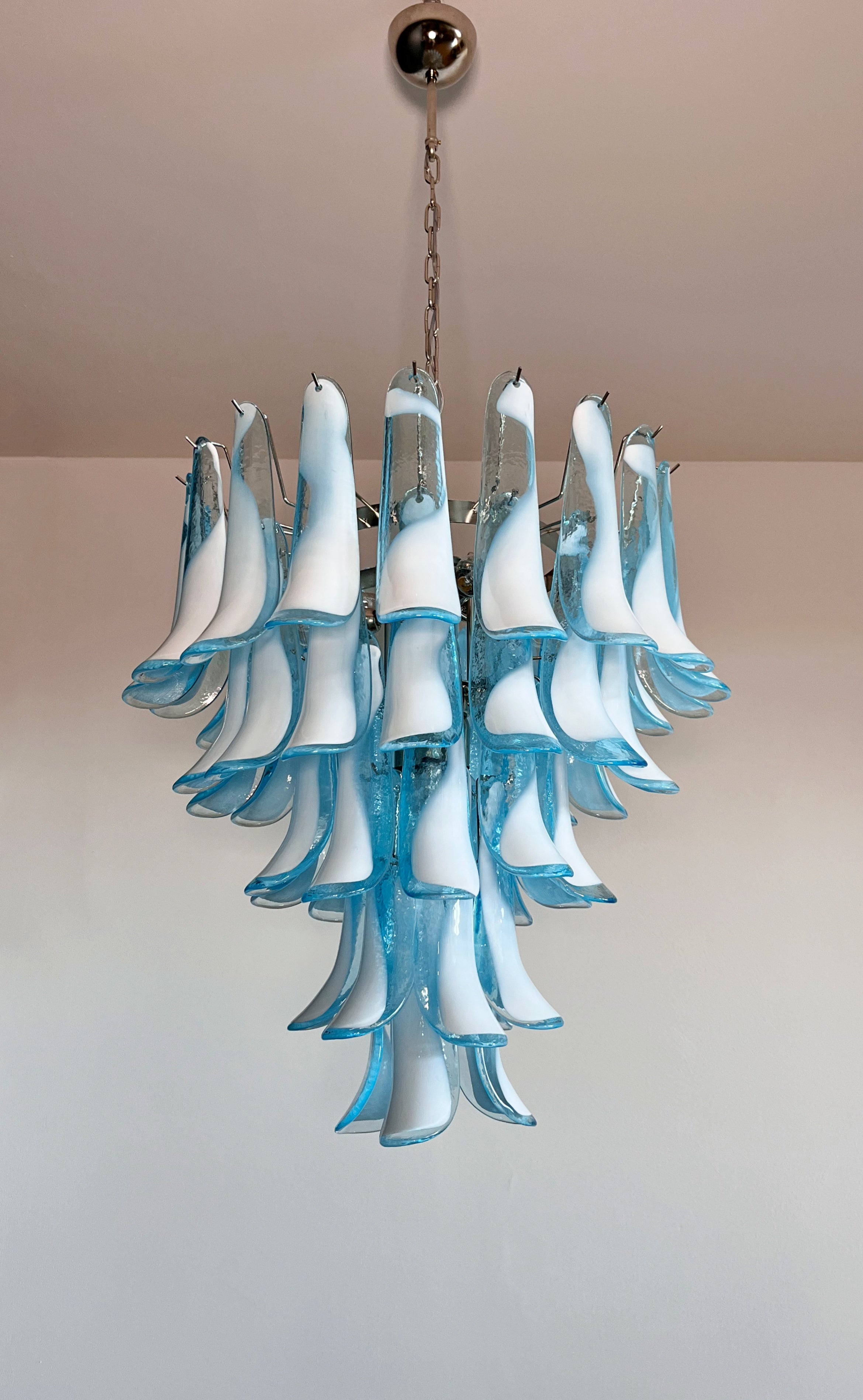 Murano Chandelier – 52 Blue Petal Glass – detail 4 – Murano Classics