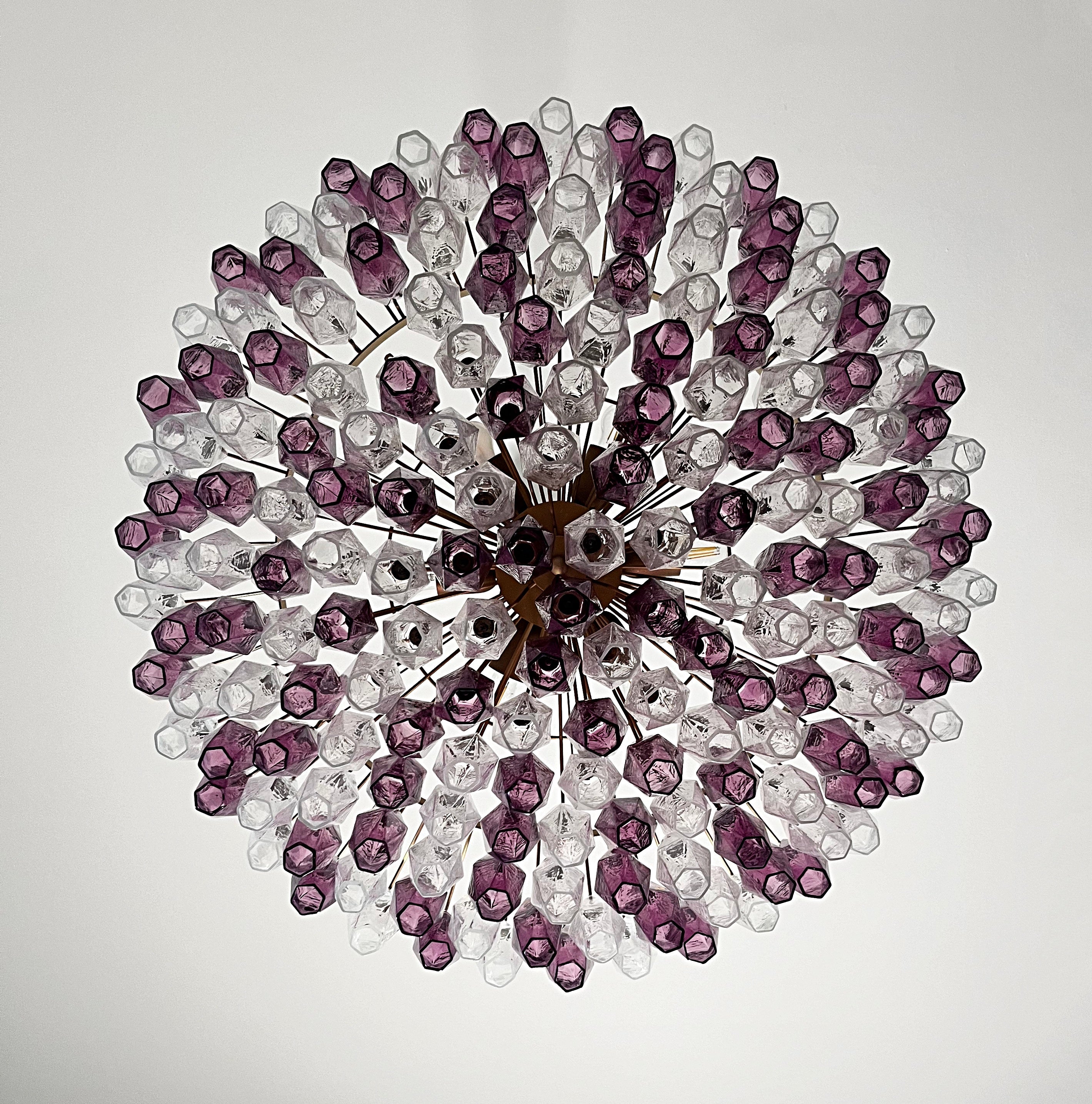 Lampadario Murano – 185 Vetri Poliedri Viola e Trasparenti – dettaglio 1 – Murano Classics