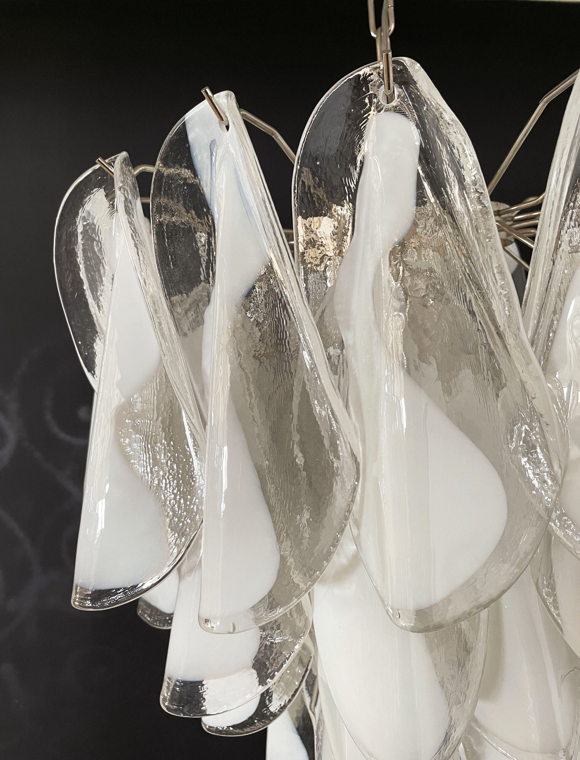 Murano Lysekrone – 41 Hvite Rondiniglass – detalj 8 – Murano Classics