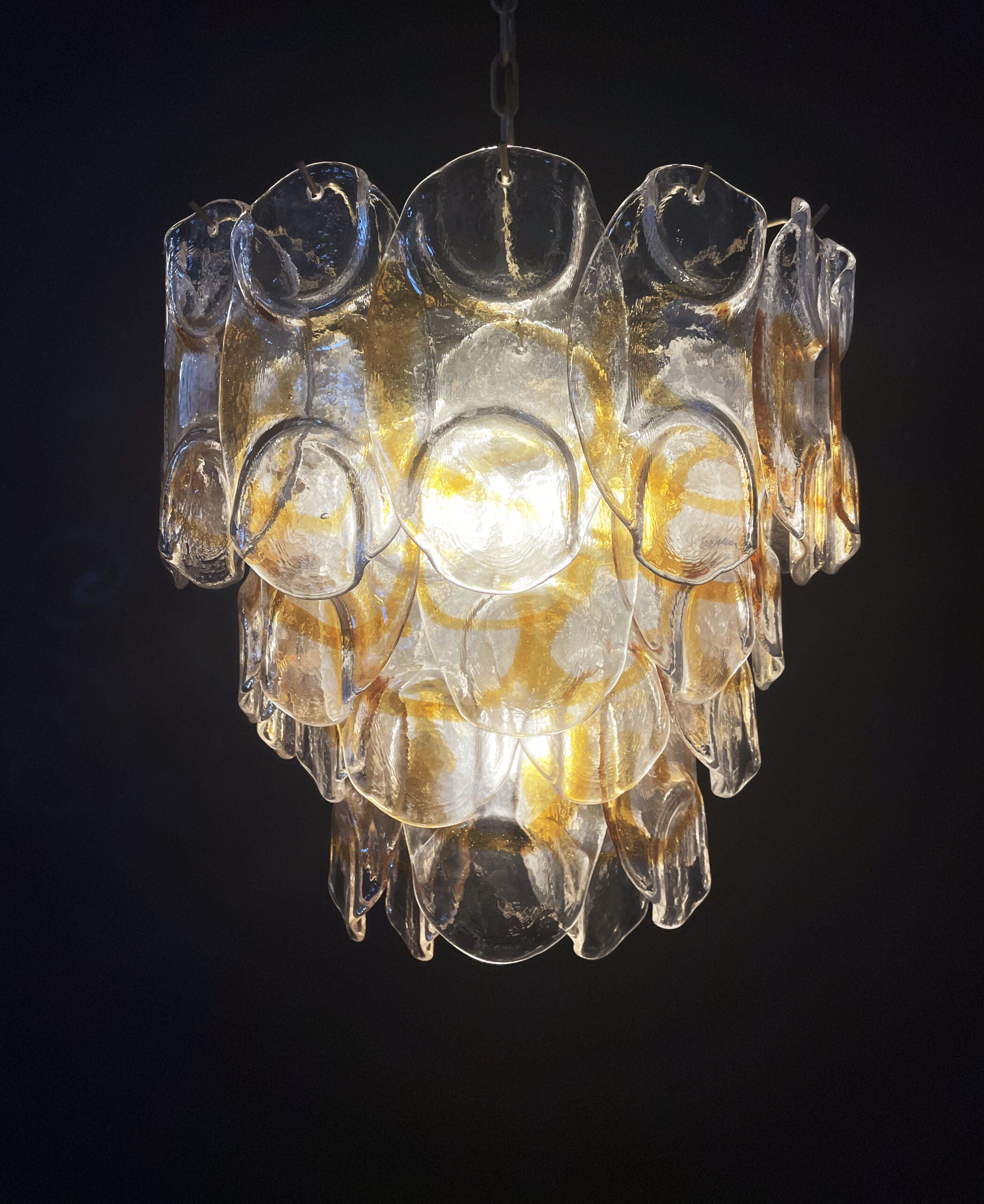 Lustre Murano – 41 Verres Crostoli Jaunes – détail 9 – Murano Classics