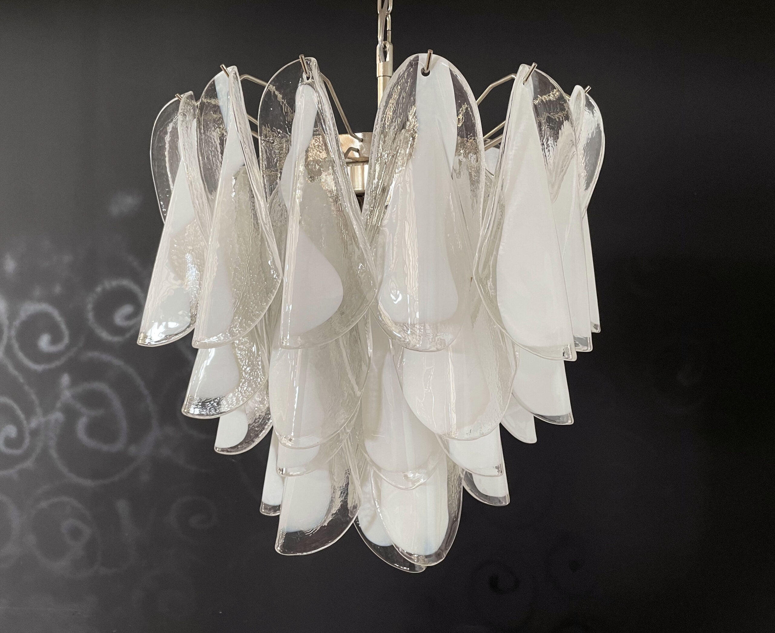 Murano Lysekrone – 41 Hvite Rondiniglass – detalj 10 – Murano Classics