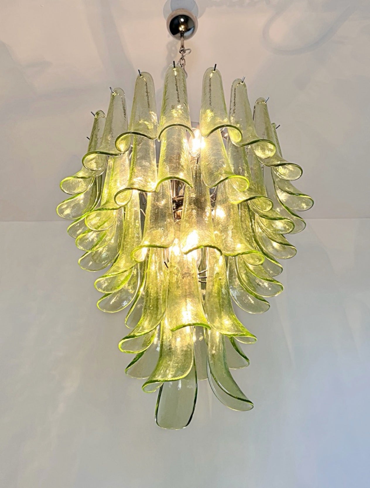 Murano Chandelier – 52 Green Petal Glass – detail 2 – Murano Classics