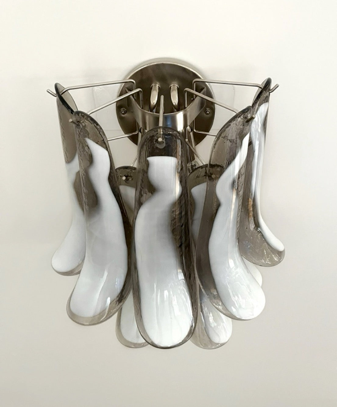 Pair of Vintage Italian Murano wall lights – Mazzega – 10 smoked lattimo glass petals
