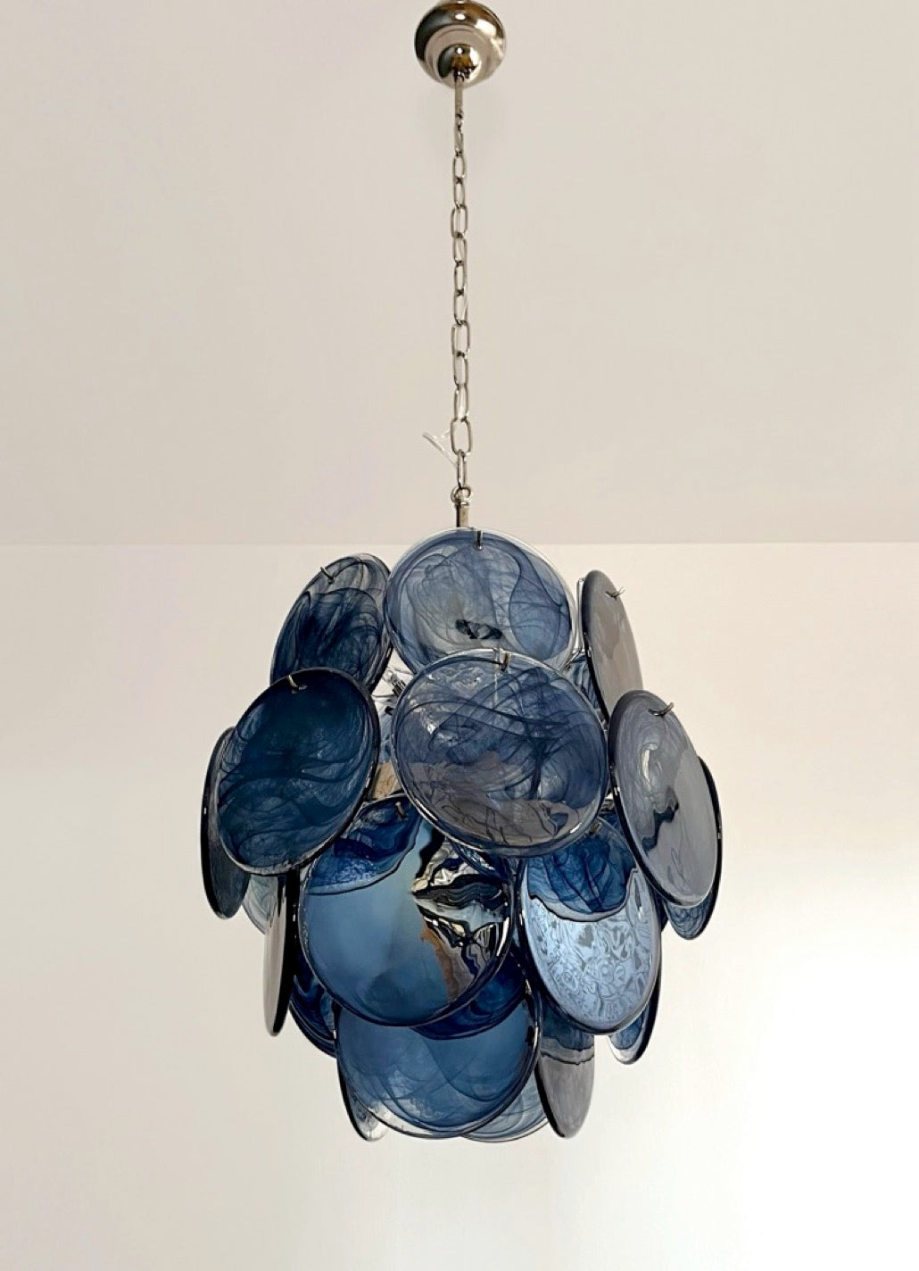 Vintage Italian Murano chandelier – 24 blackboard blue disks