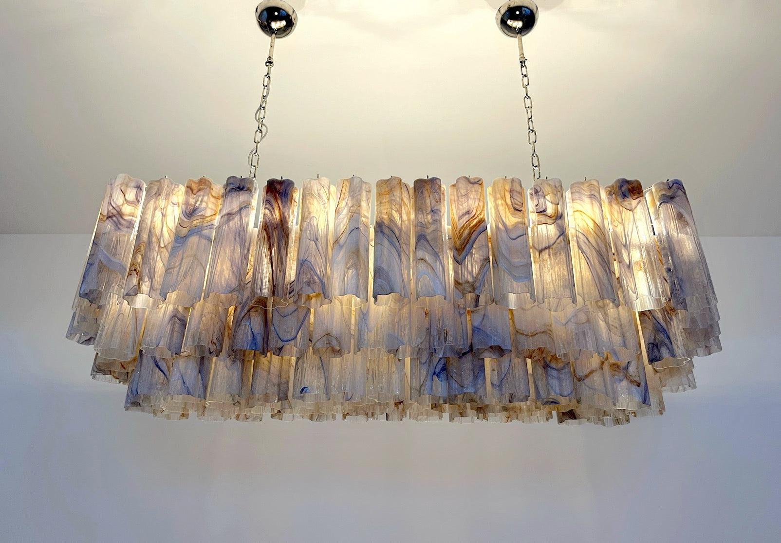 Elegant Murano tube Chandelier – 114 alabaster witeria glasses