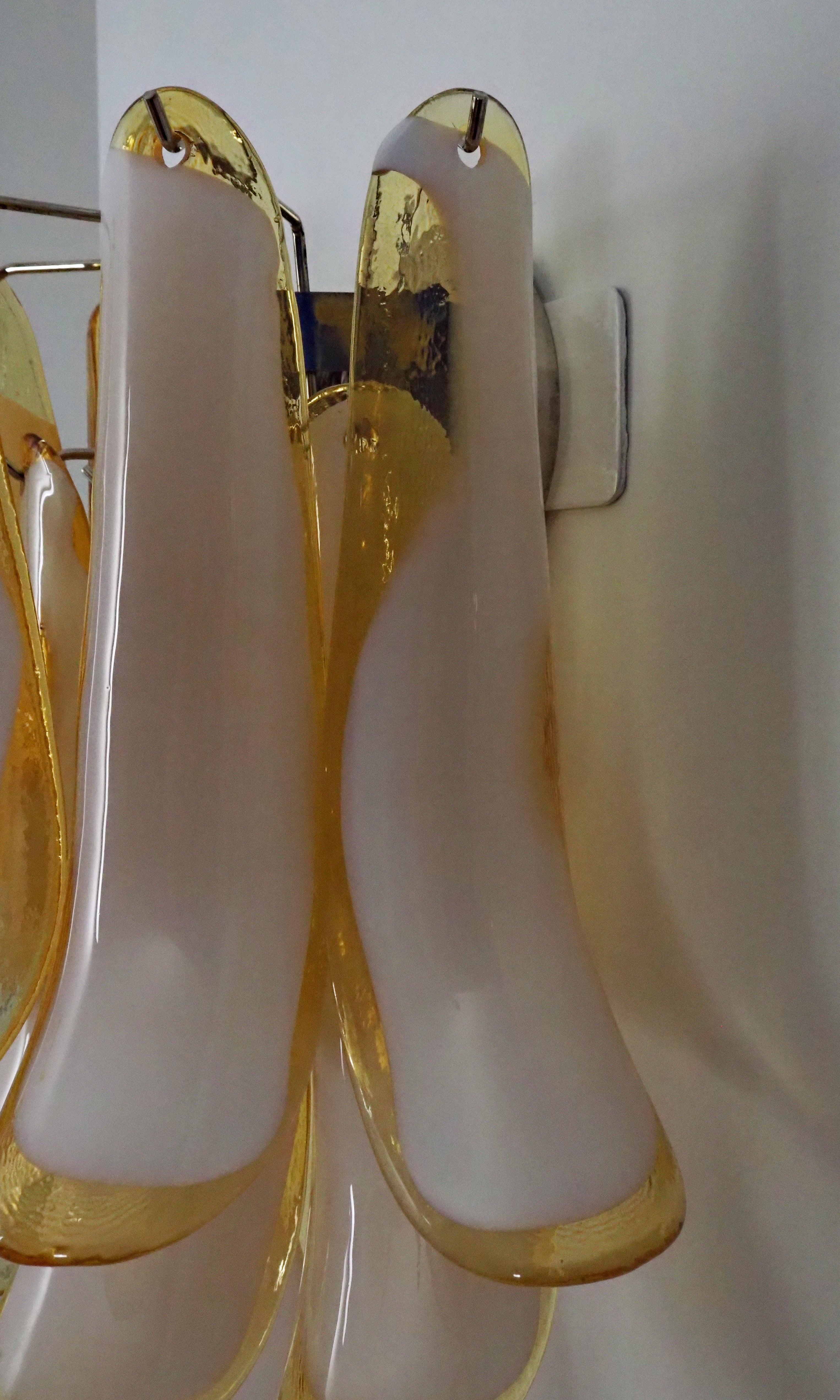 Murano Wandlampe – 10 Karamellfarbene Blütenblattglas – 2er-Set – Detail 3 – Murano Classics
