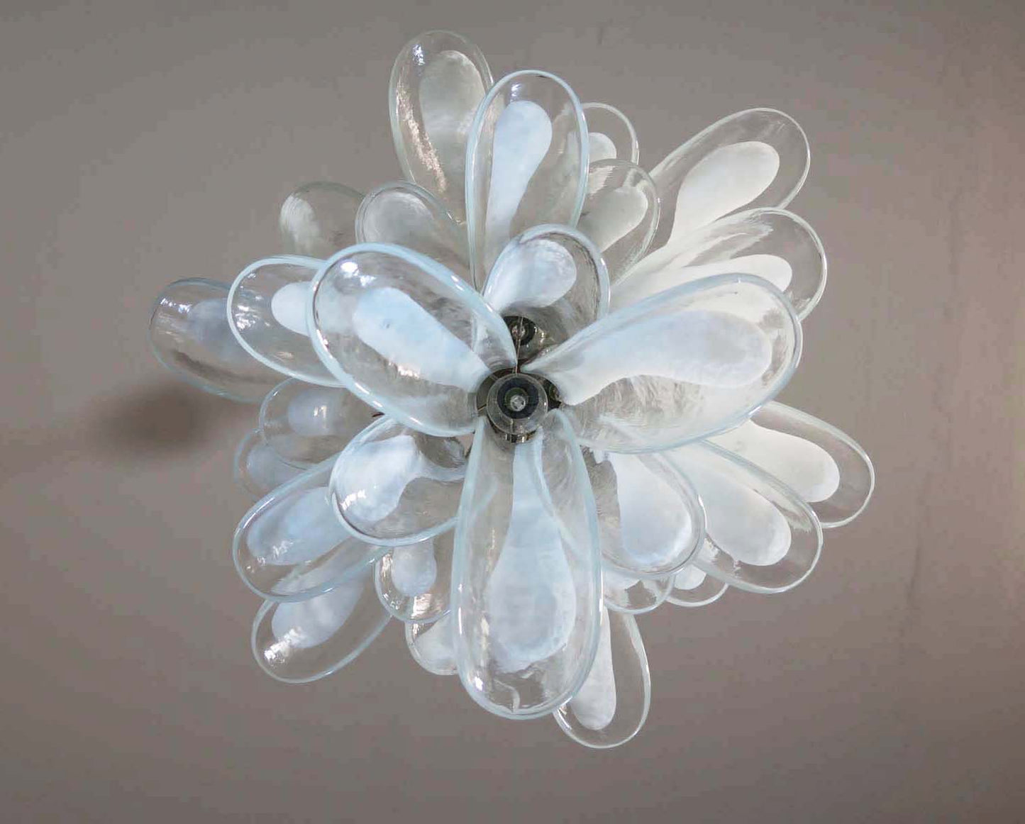 Murano Kroonluchter | 30 Heldere Mazzega Petalen