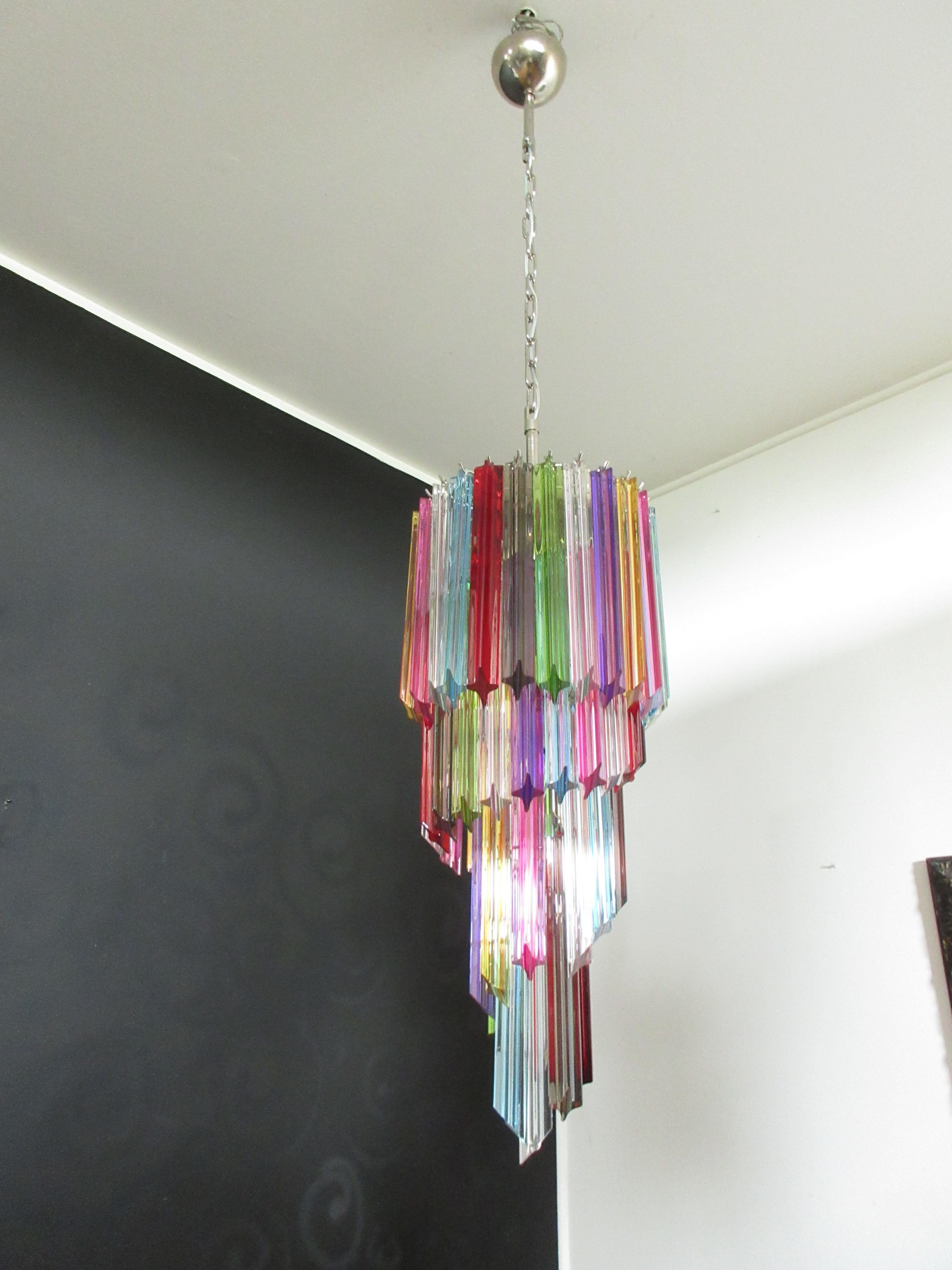 Murano Lysekrone – 54 Multifargede Prismeglass – Murano Classics