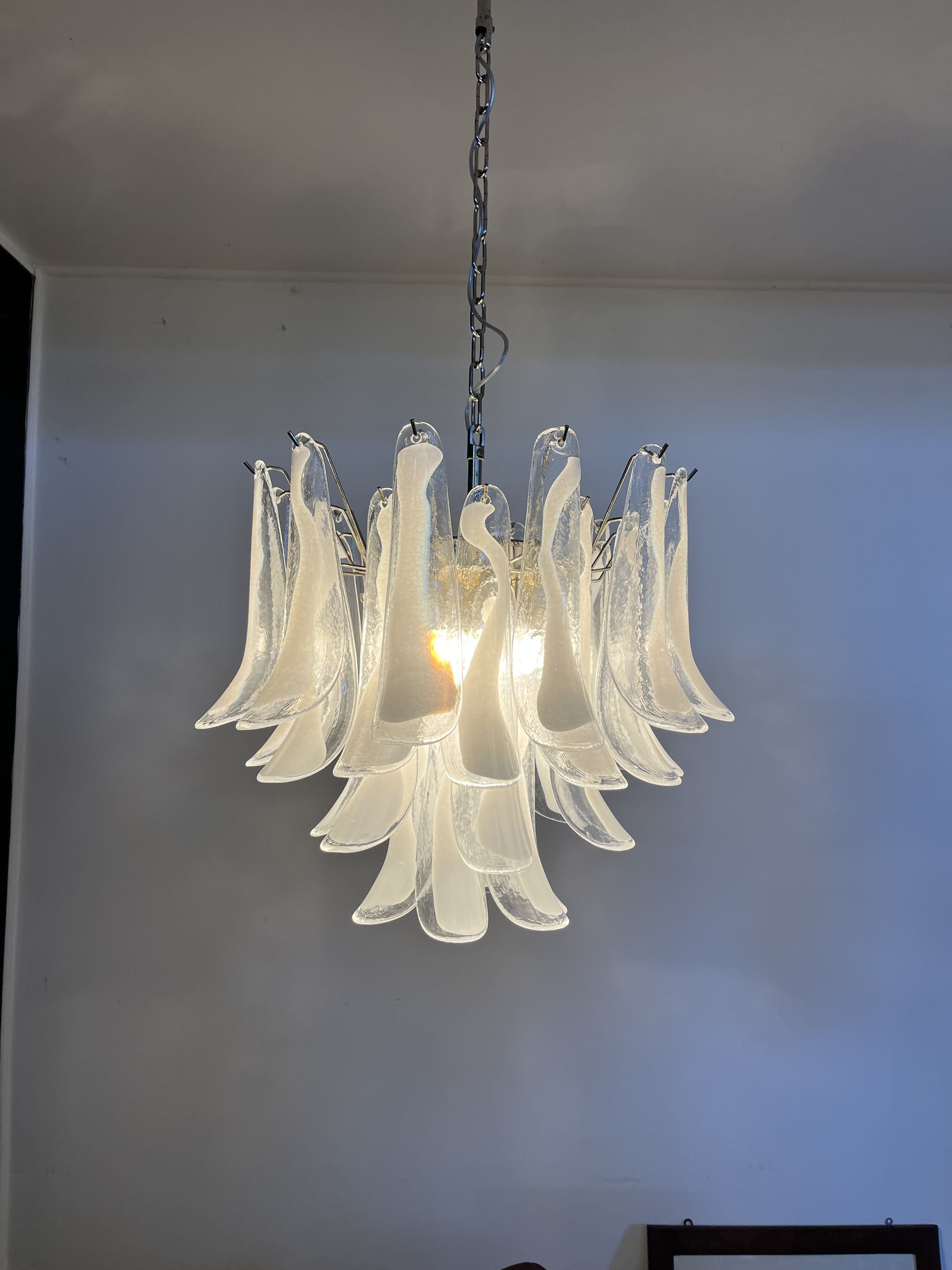 Murano Chandelier – 36 Clear Petal Glass – detail 3 – Murano Classics