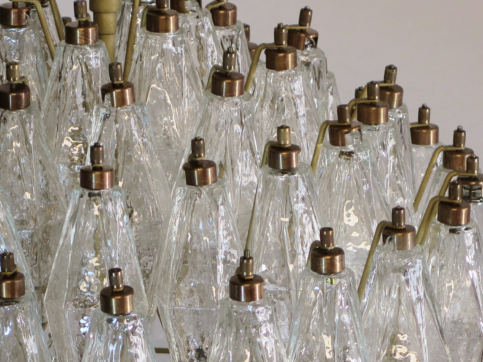 Lustre Murano – 140 Verres Poliedri Transparents – détail 2 – Murano Classics