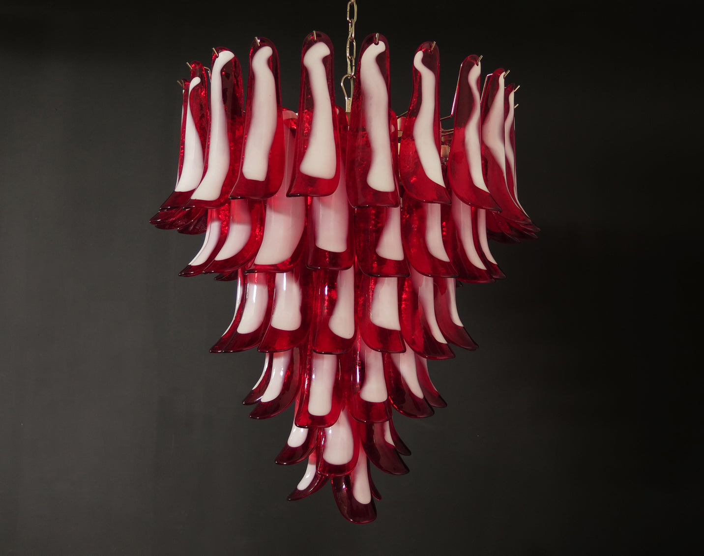 Murano-Kronleuchter | 75 Rote Blütenblattglas