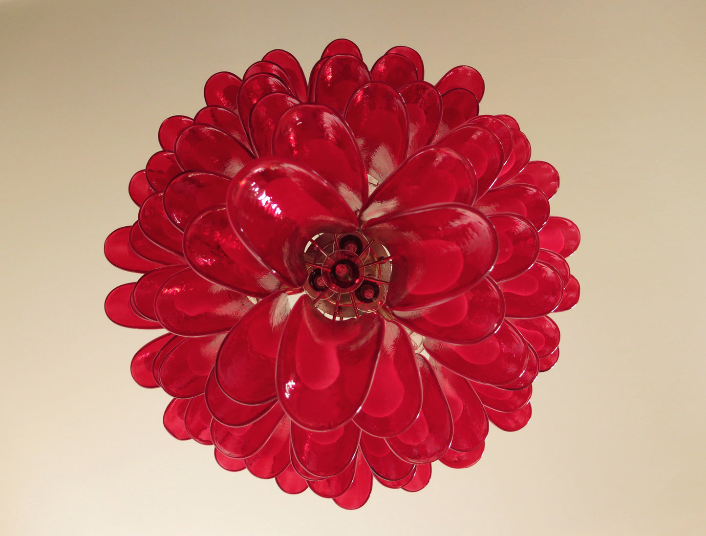 Murano-Kronleuchter | 75 Rote Blütenblattglas