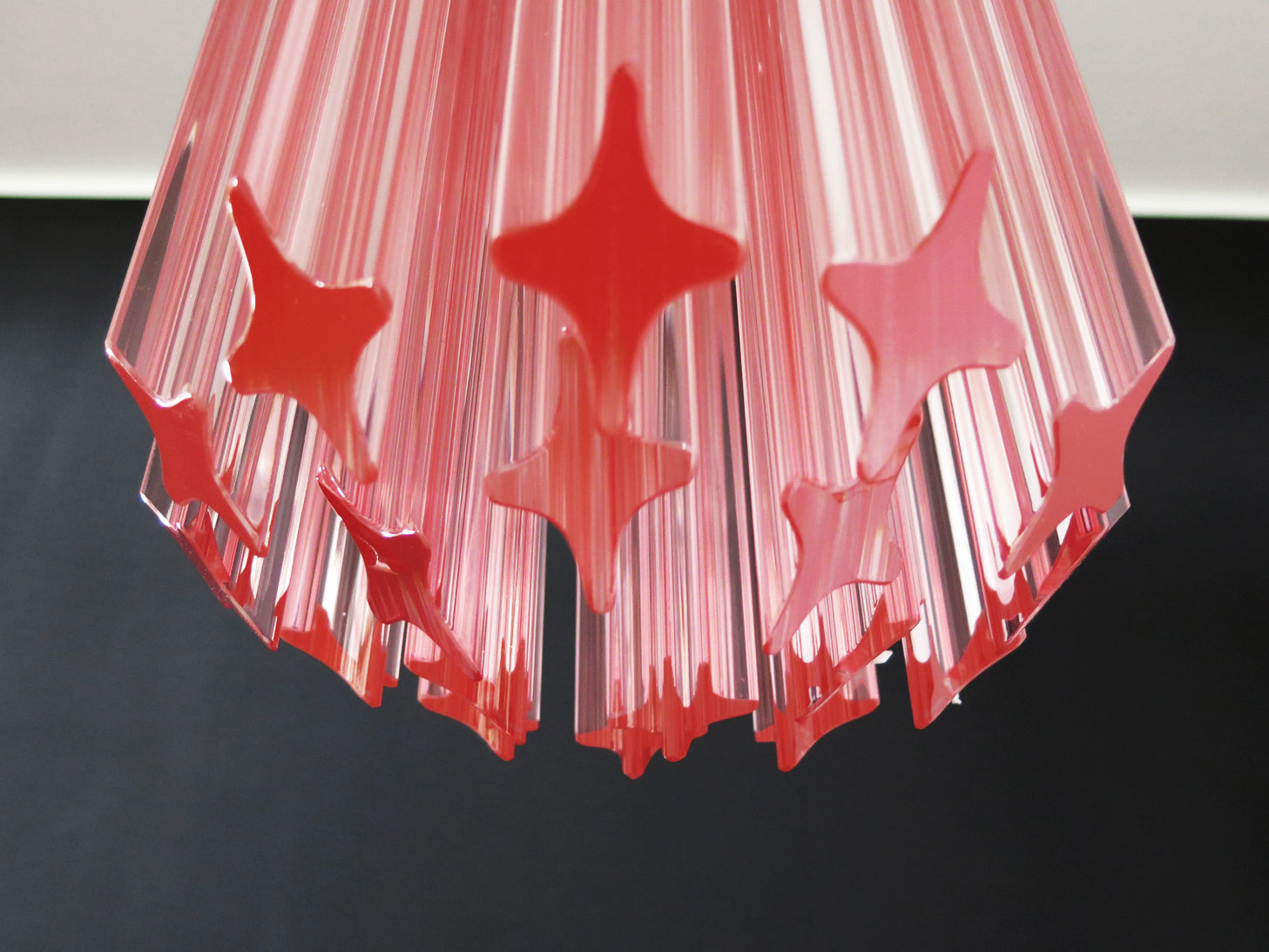 Lampadario Murano – 46 Vetri a Prismi Rosa – dettaglio 2 – Murano Classics