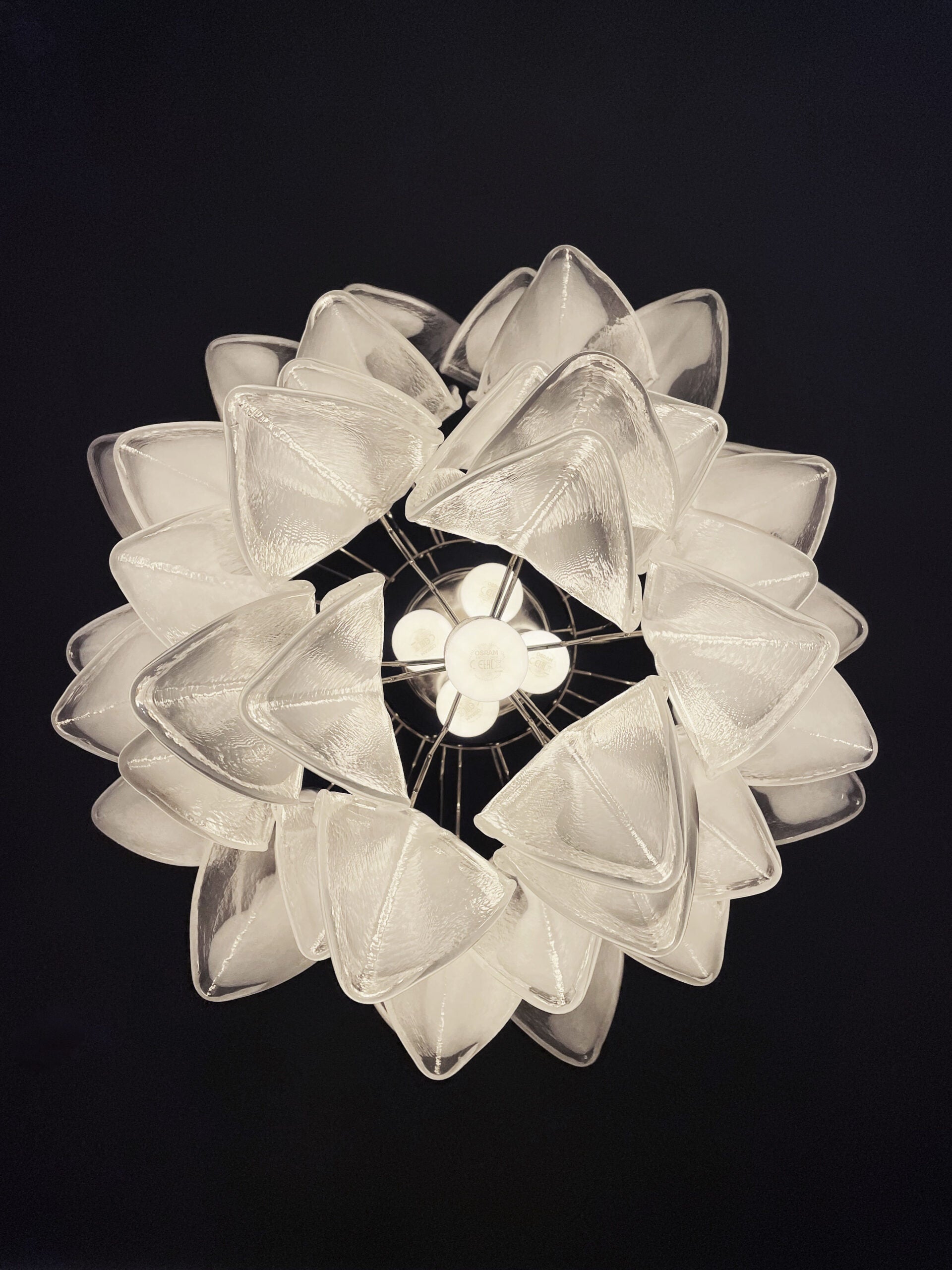 Murano Lysekrone – 41 Hvite Rondiniglass – detalj 11 – Murano Classics