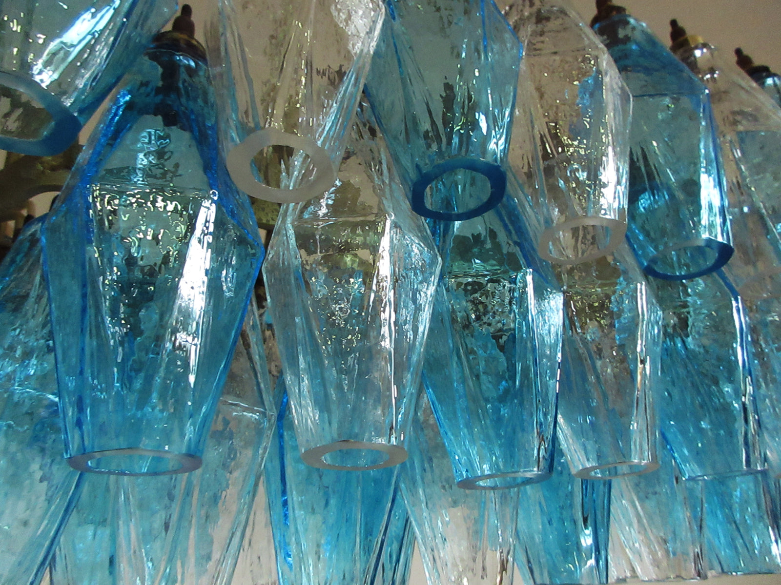 Murano Kronleuchter – 84 Klare und Blaue Poliedrigläser – Detail 6 – Murano Classics