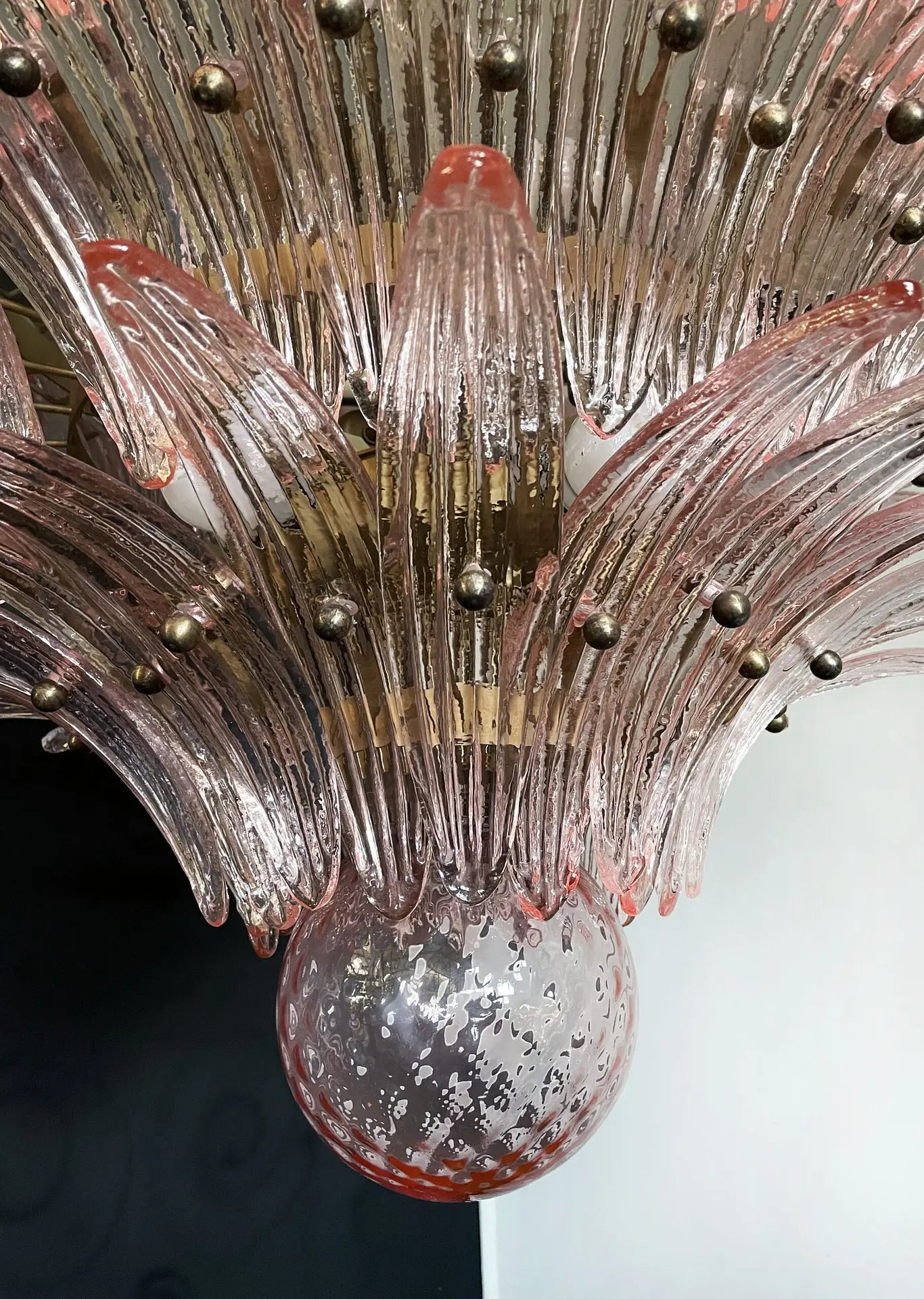 Murano Kroonluchter – 163 Roze Bloemblaadjeglas – detail 2 – Murano Classics