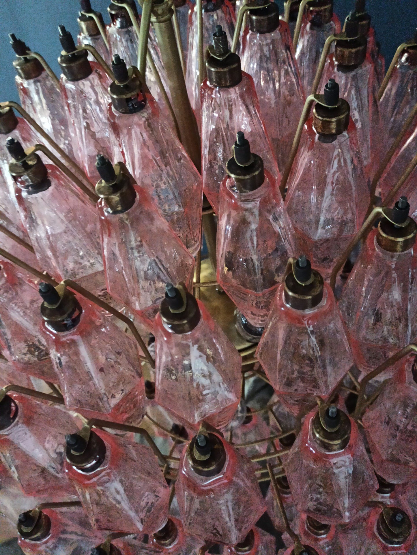 Murano-Kronleuchter | 140 rosa Poliedri-Glas