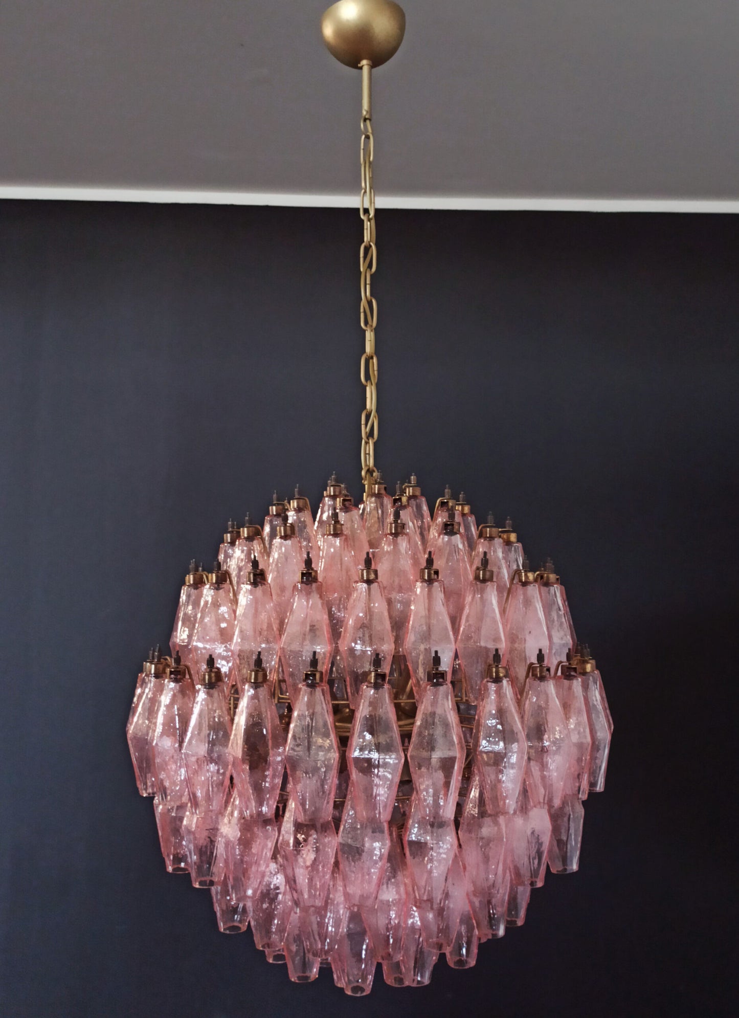 Murano-Kronleuchter | 140 rosa Poliedri-Glas
