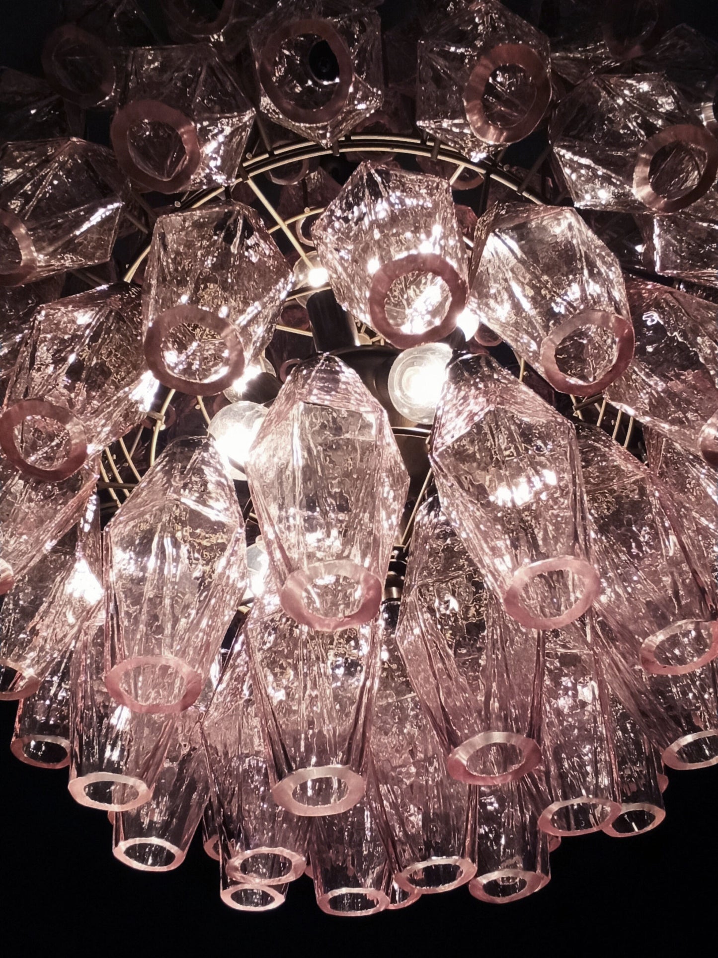 Murano-Kronleuchter | 140 rosa Poliedri-Glas
