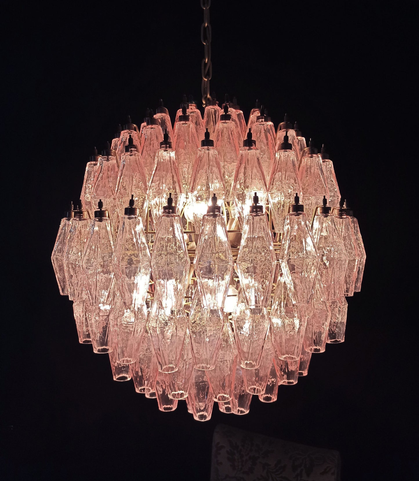 Murano-Kronleuchter | 140 rosa Poliedri-Glas