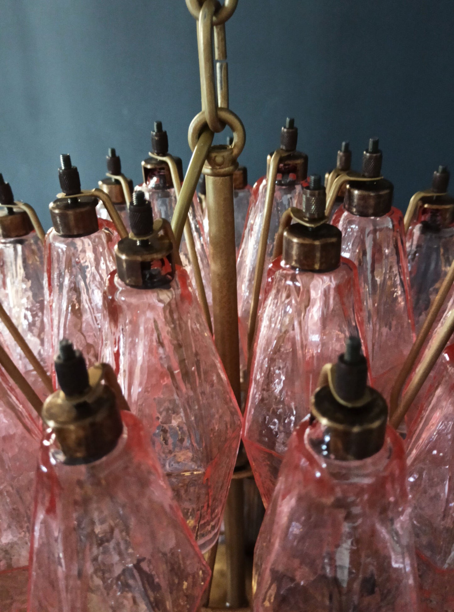 Murano-Kronleuchter | 140 rosa Poliedri-Glas