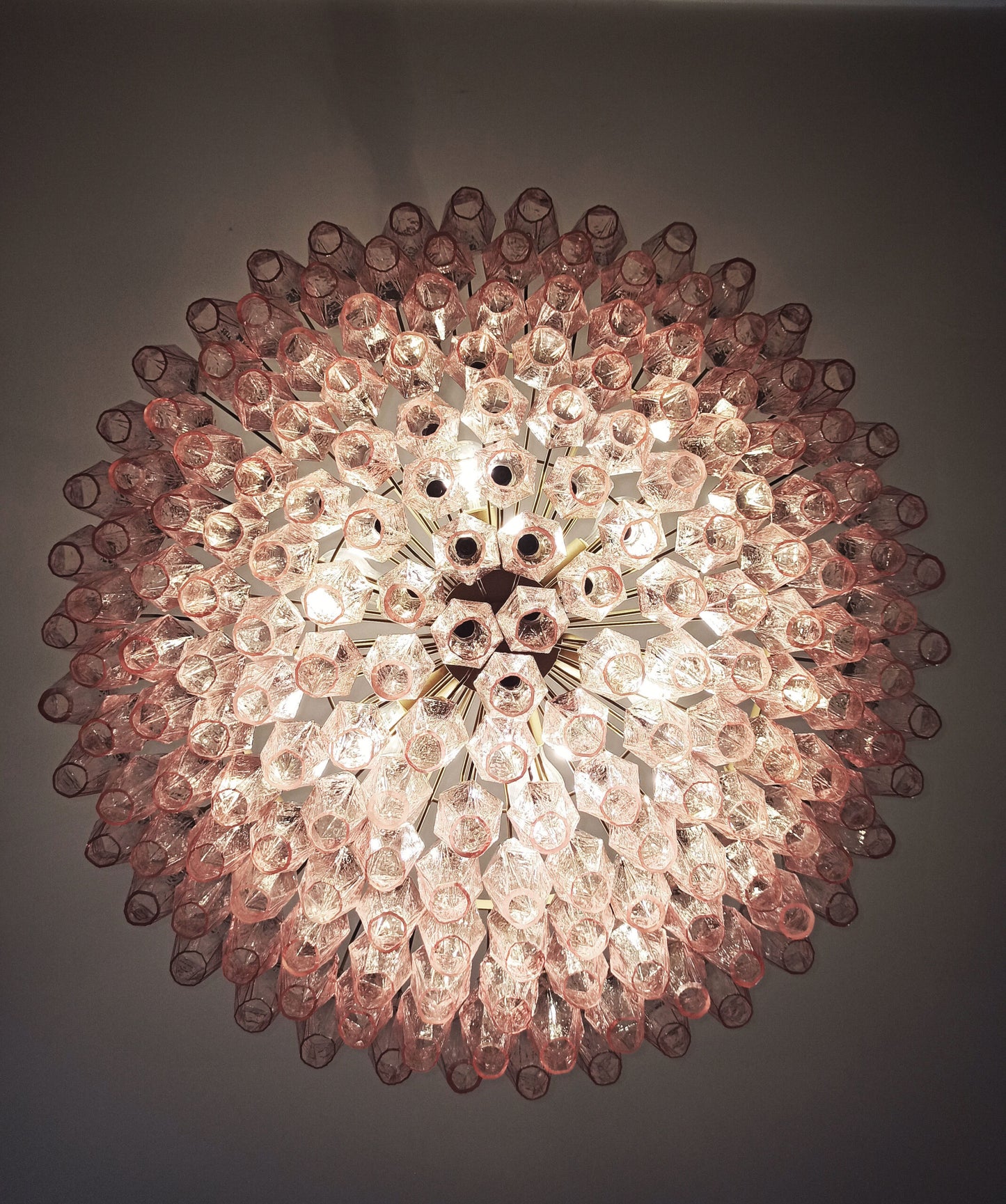Lampadario Murano | 185 Poliedri in Vetro Rosa