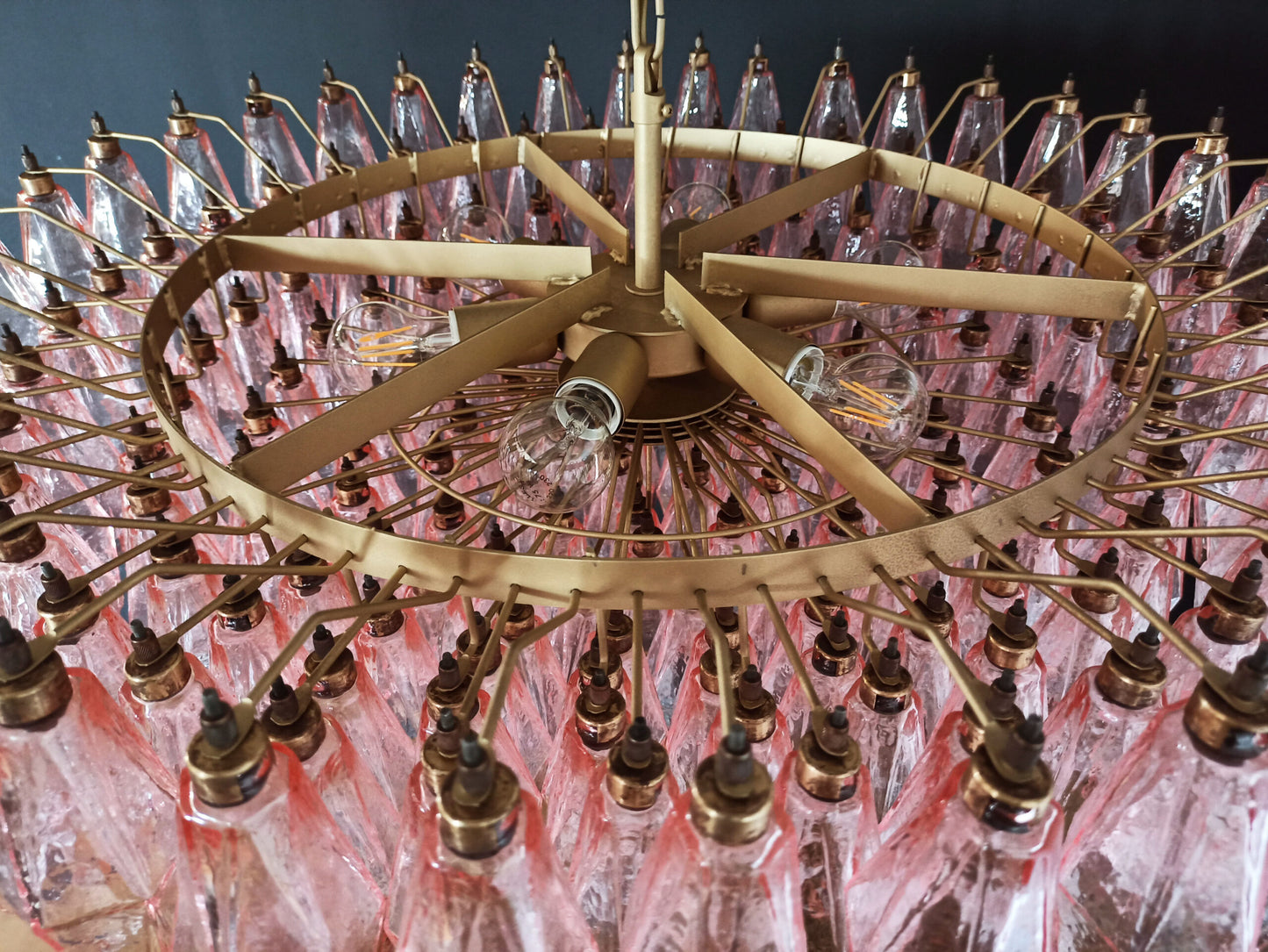 Lampadario Murano | 185 Poliedri in Vetro Rosa