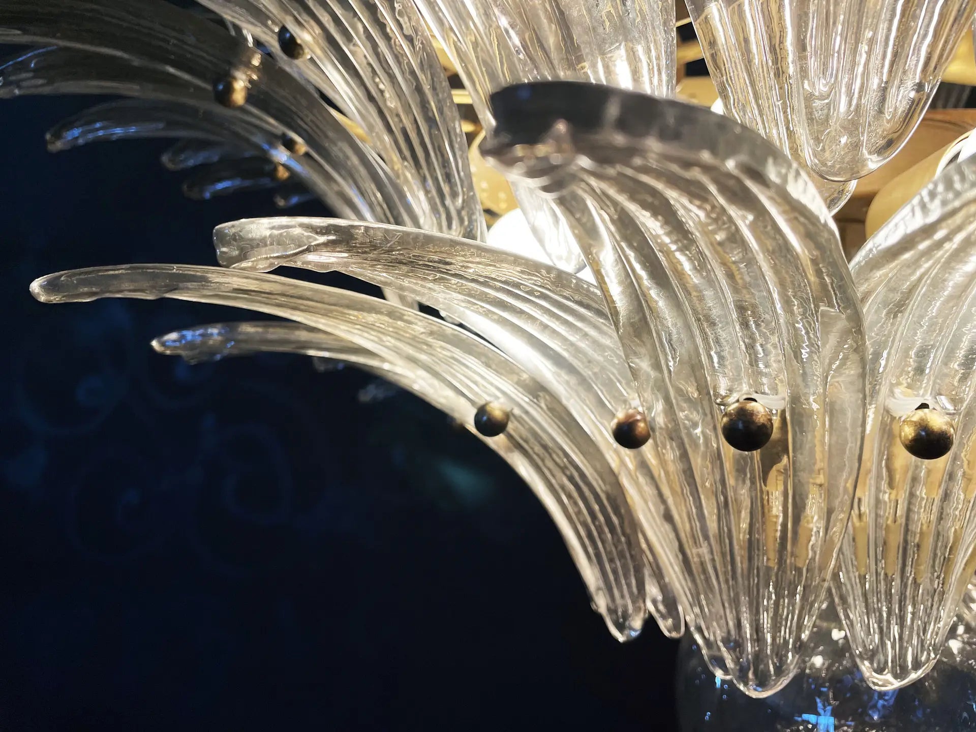Murano Chandelier – 104 Smoked Palmette Glass – detail 11 – Murano Classics