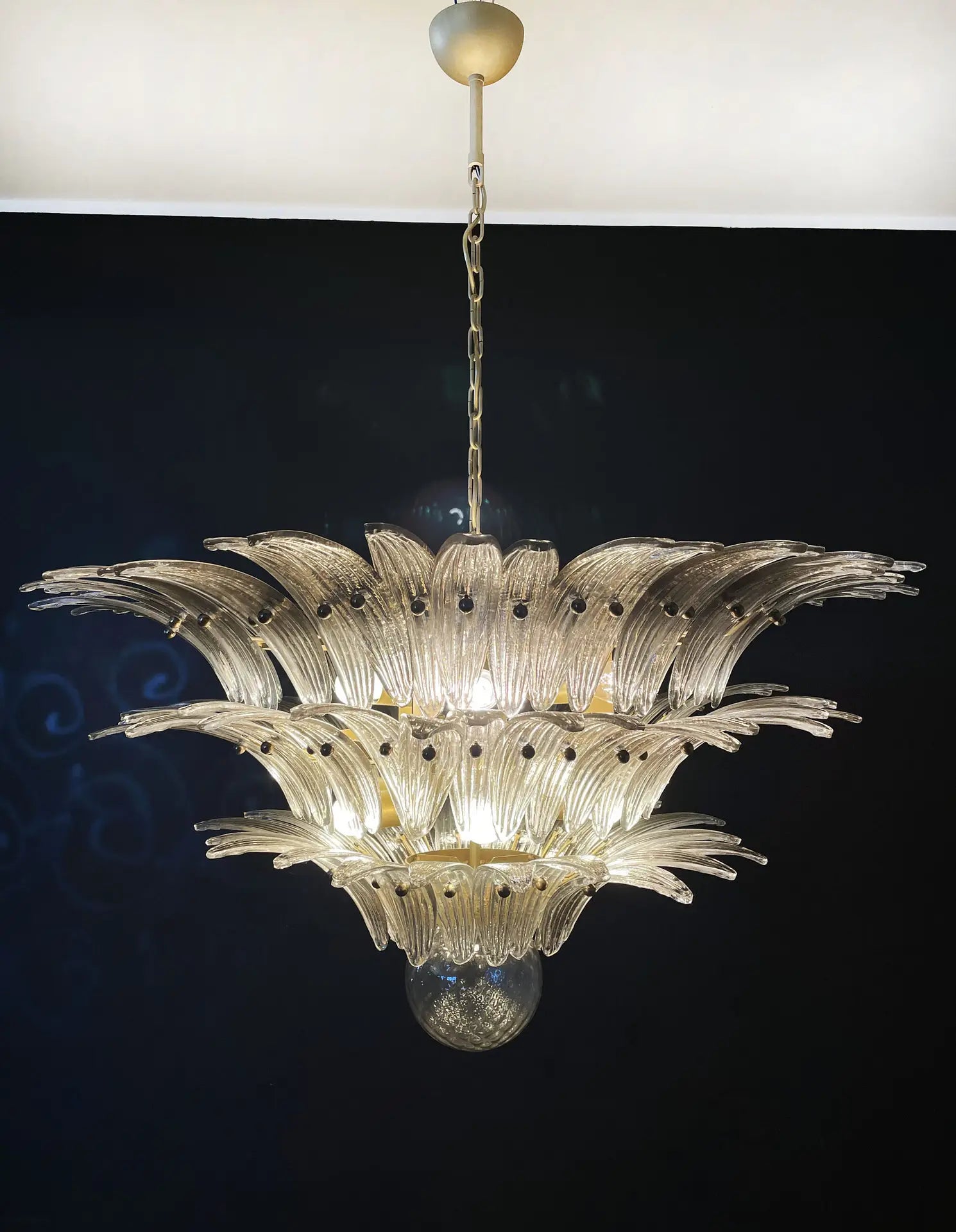 Murano Chandelier – 104 Smoked Palmette Glass – detail 7 – Murano Classics