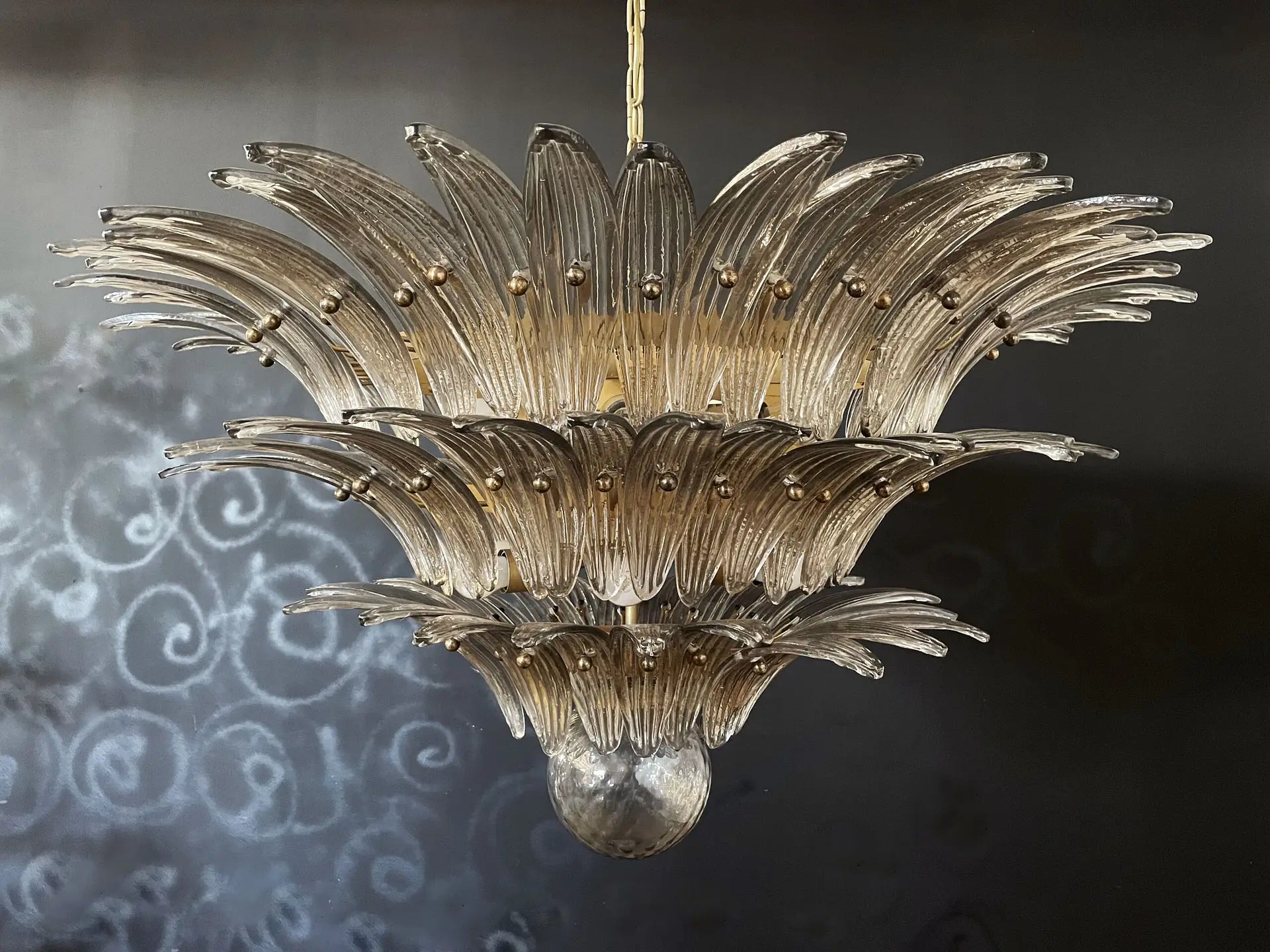 Murano Chandelier – 104 Smoked Palmette Glass – detail 6 – Murano Classics