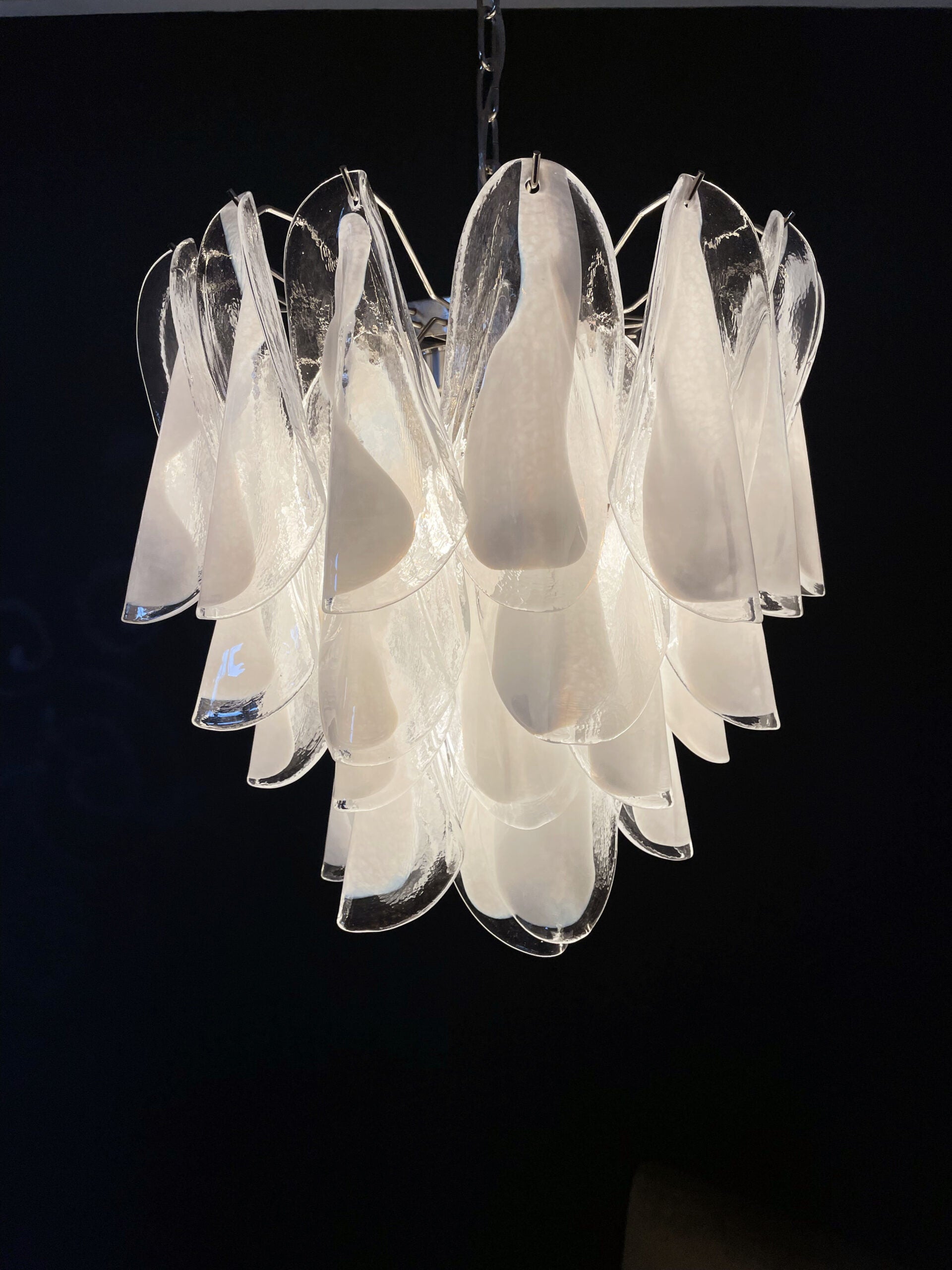 Murano Lysekrone – 41 Hvite Rondiniglass – detalj 5 – Murano Classics