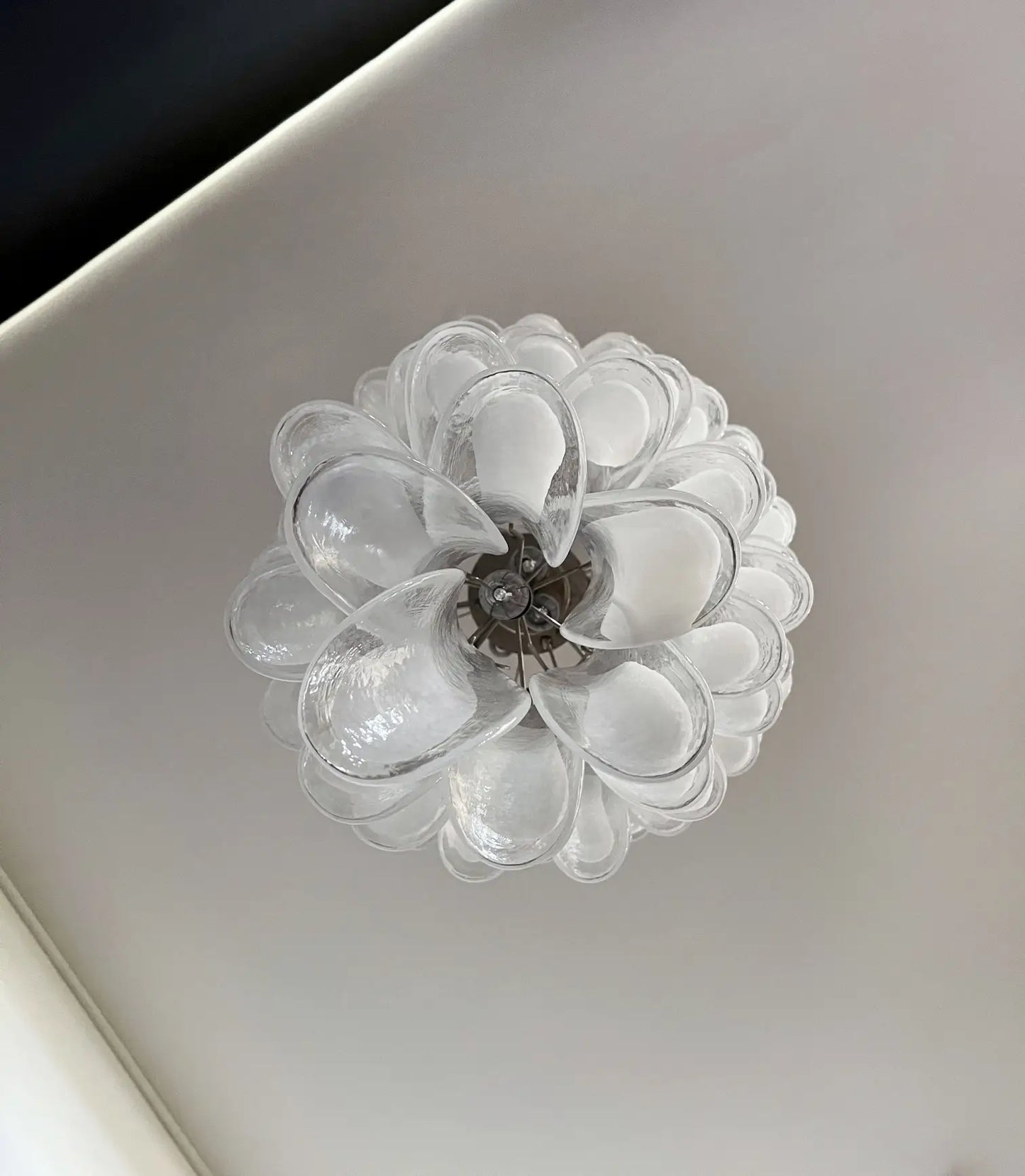 Murano Kroonluchter | 83 Witte Mazzega Petalen Glas