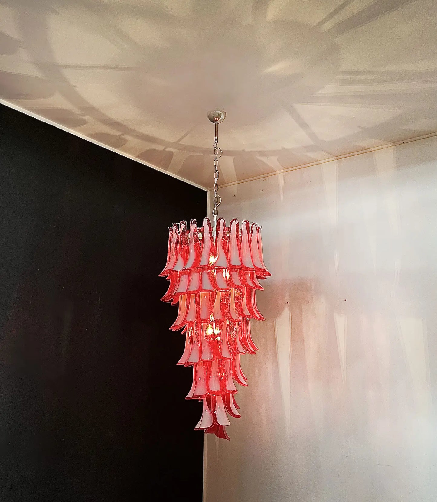 Murano-kroonluchter | 83 Rode Mazzega Petalen Glas