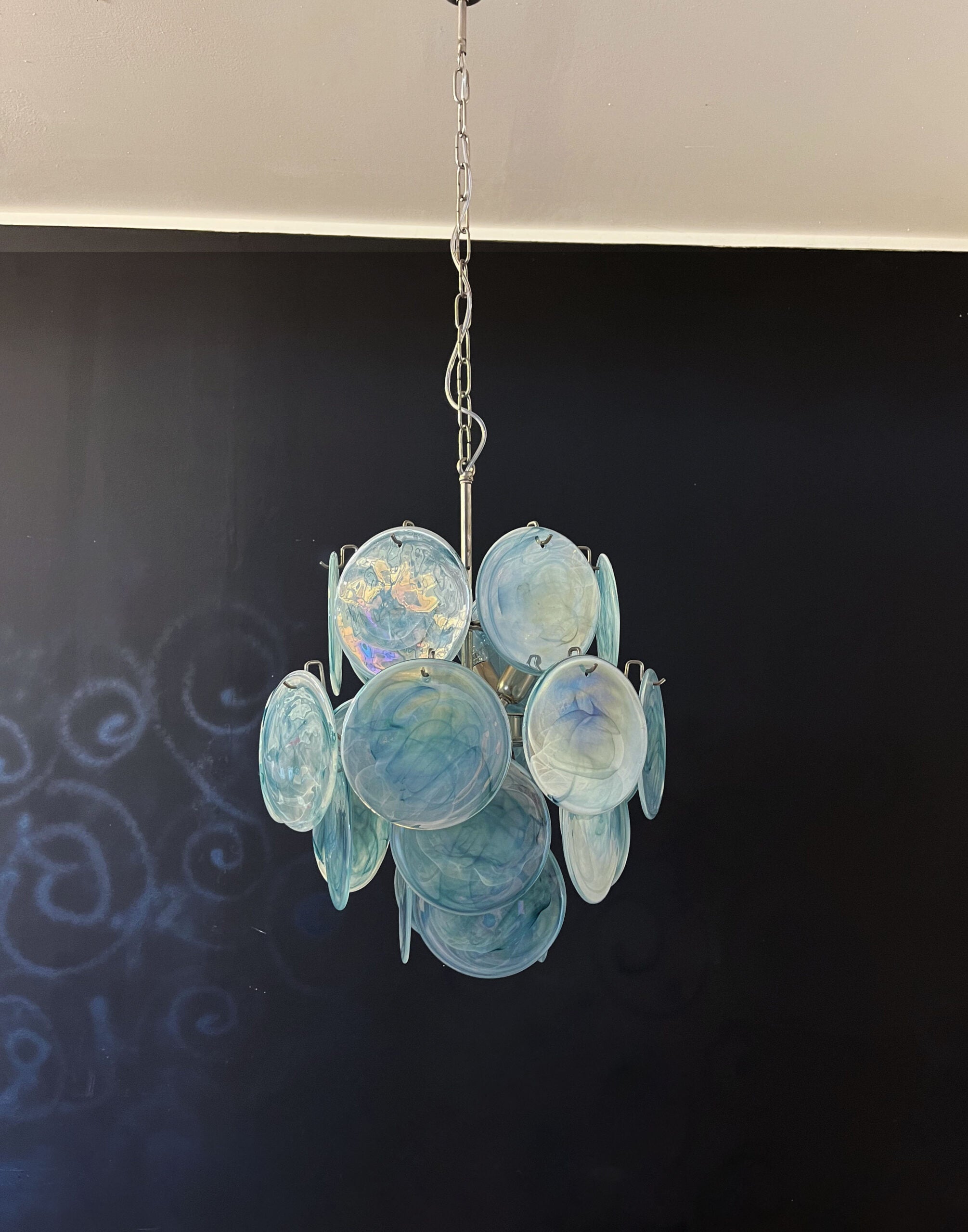 Murano Chandelier – 24 Blue Disc Glasses – detail 2 – Murano Classics