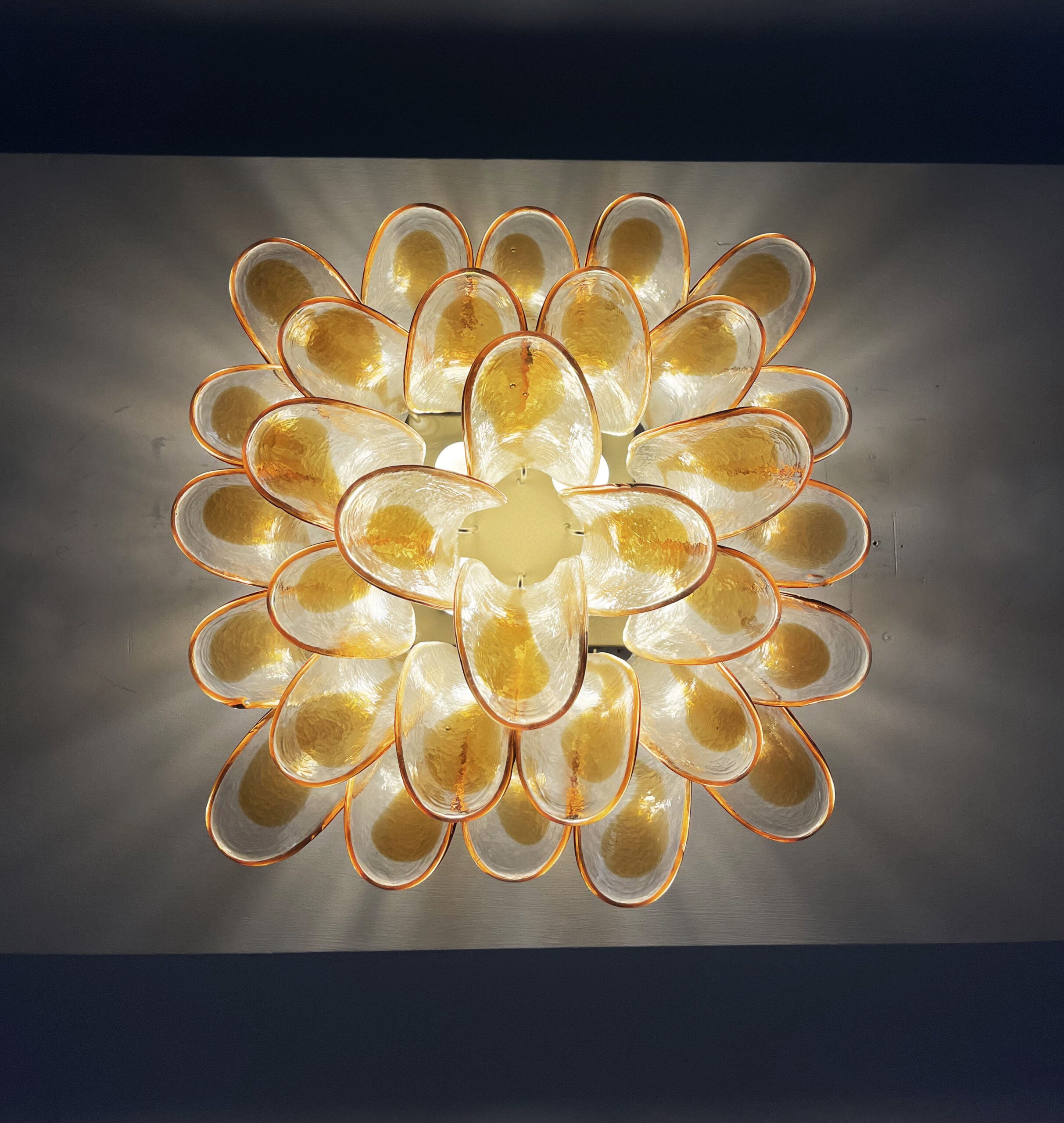 Murano Deckenlampe – 32 Klares, Gelbes Blütenblattglas – Detail 11 – Murano Classics