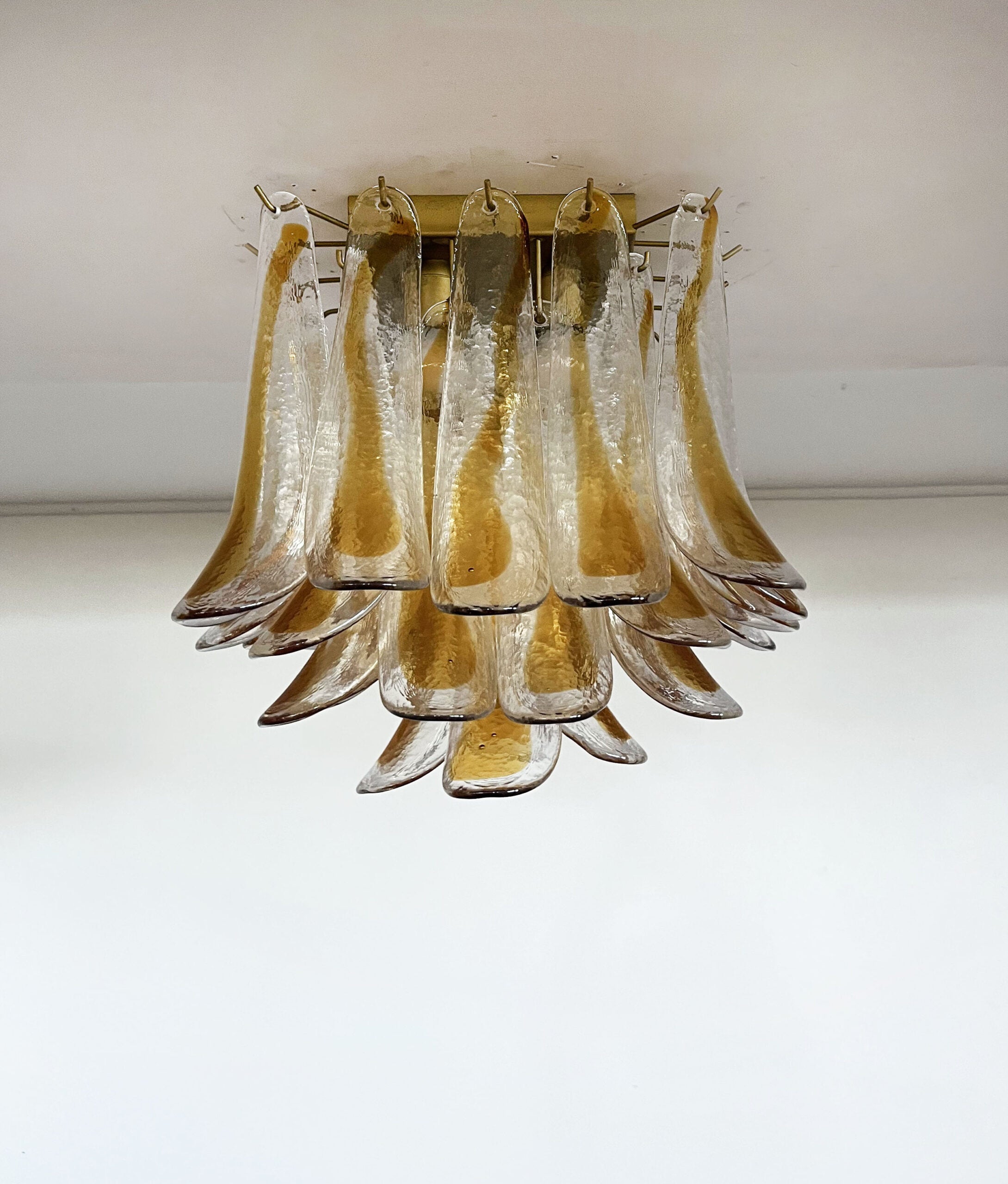 Murano Deckenlampe – 32 Klares, Gelbes Blütenblattglas – Murano Classics
