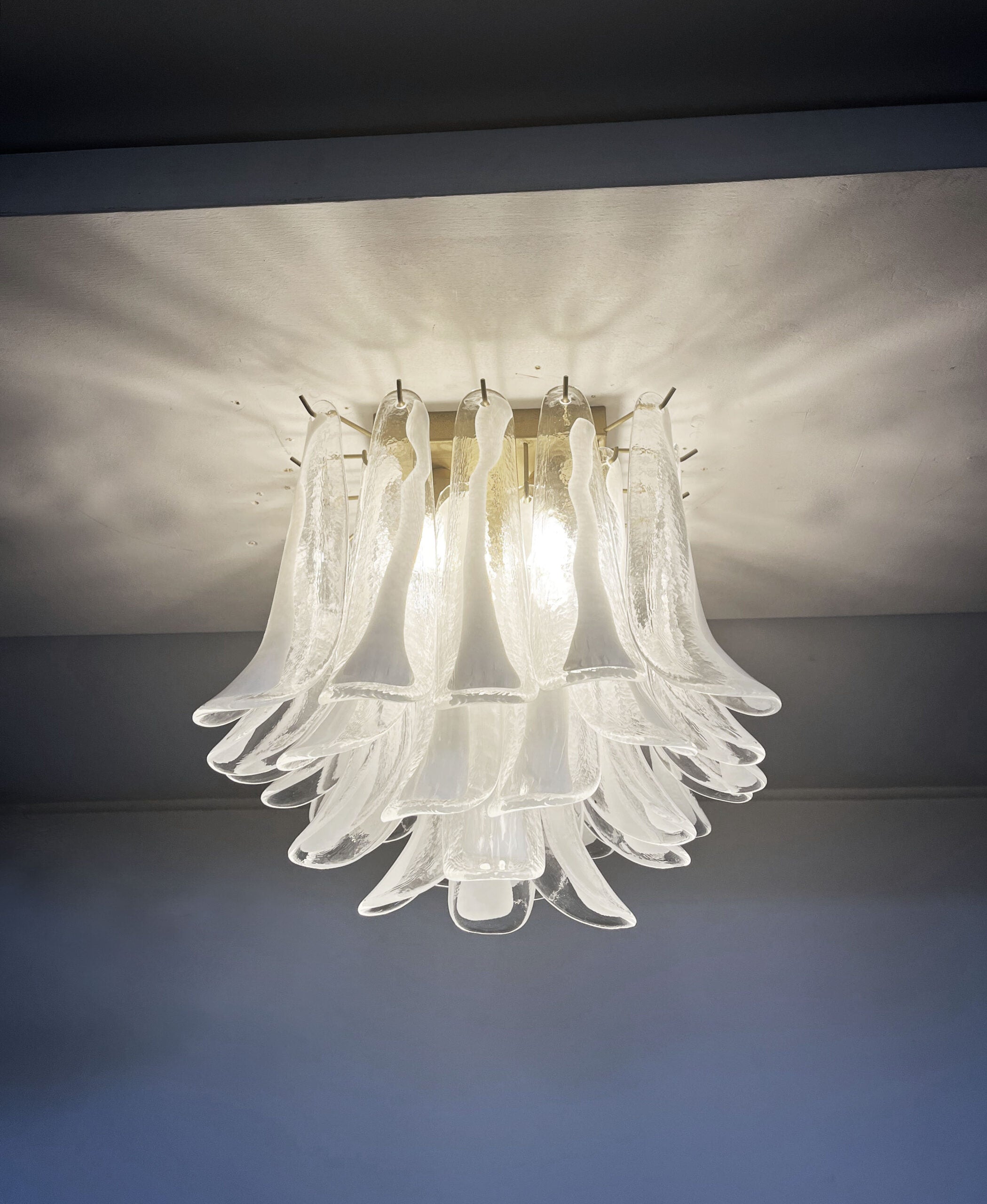 Murano Deckenlampe – 32 Klares, Weißes Blütenblattglas – Detail 11 – Murano Classics