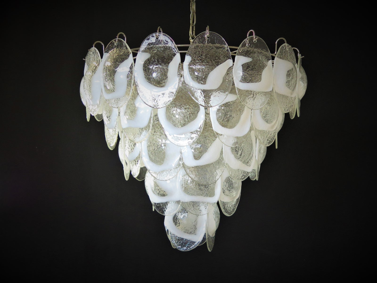 Murano Kroonluchter – 50 Witte Heldere Bloemblaadjeglas – detail 5 – Murano Classics