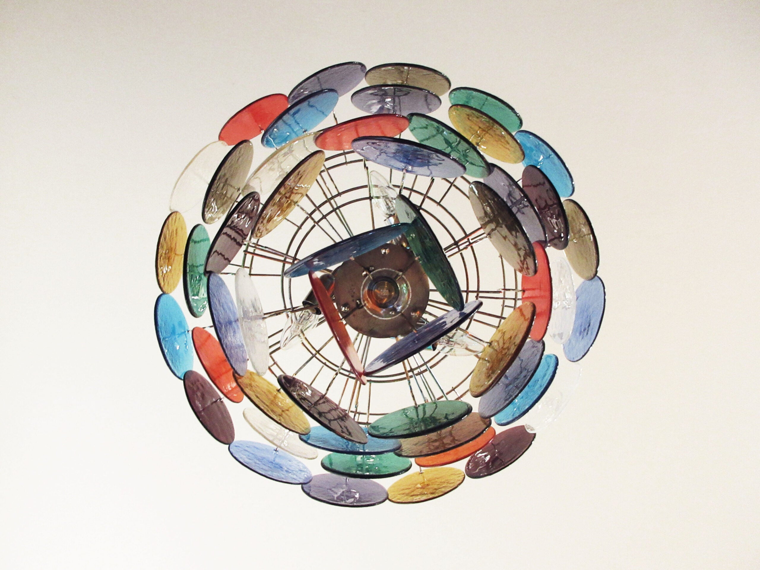 Lampadario Murano – 50 Elementi in Vetro a Dischi Multicolore – dettaglio 1 – Murano Classics