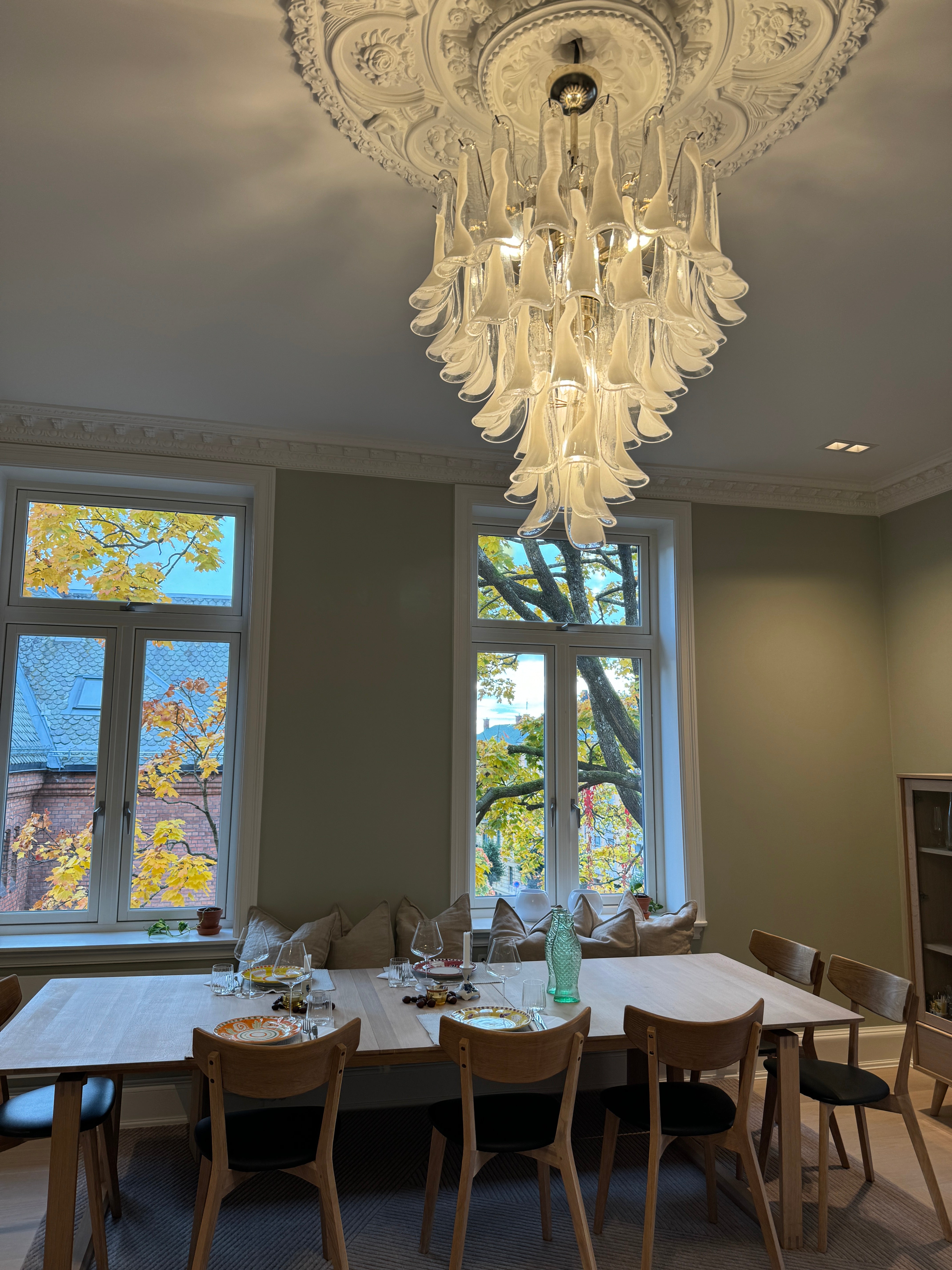 Murano Chandelier | 52 White Petal Glass