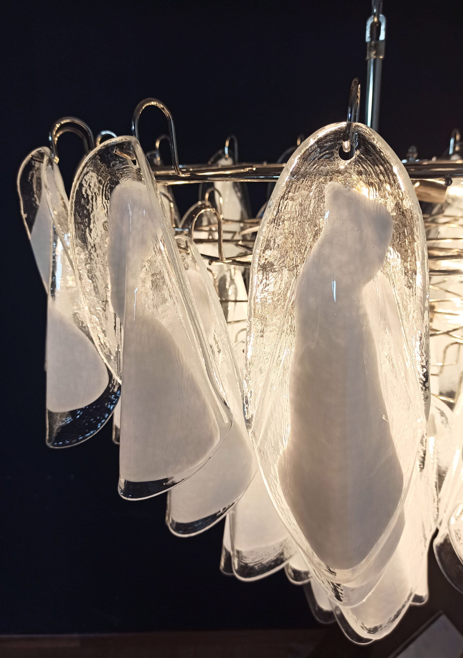 Murano Lysekrone – 57 Hvite Klare Rondiniglass – detalj 10 – Murano Classics