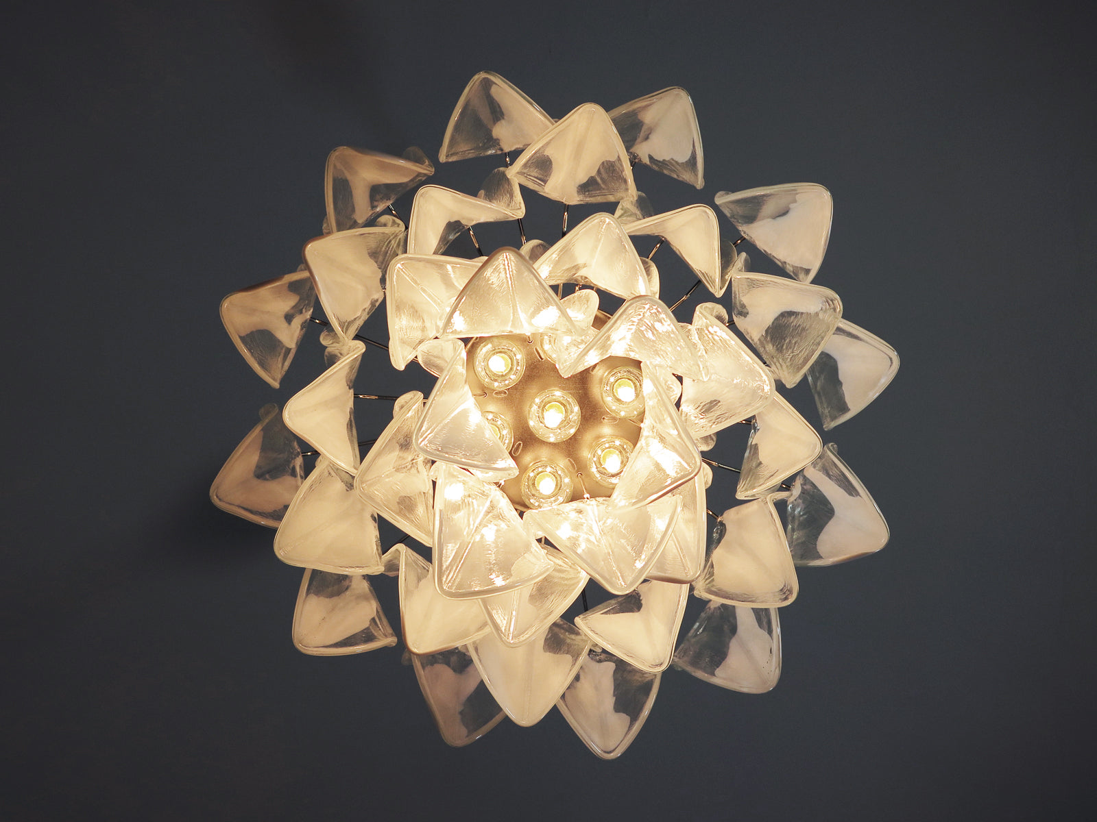 Murano Lysekrone – 36 Hvite Klare Rondiniglass – detalj 10 – Murano Classics