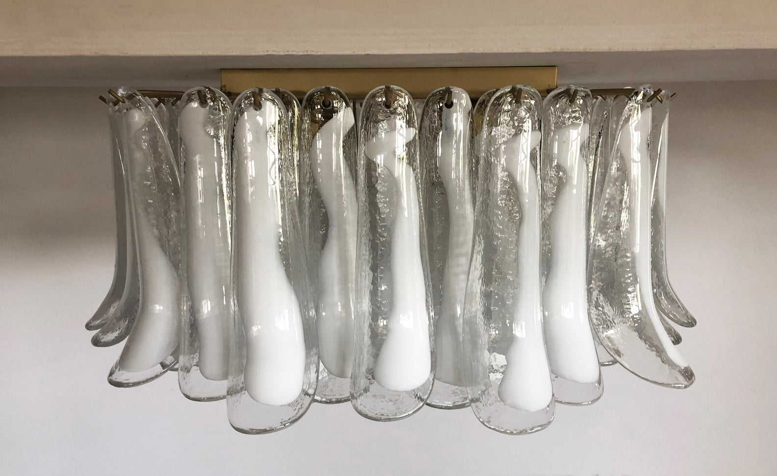 Murano Ceiling Lamp – 64 White Petal Glass – detail 5 – Murano Classics