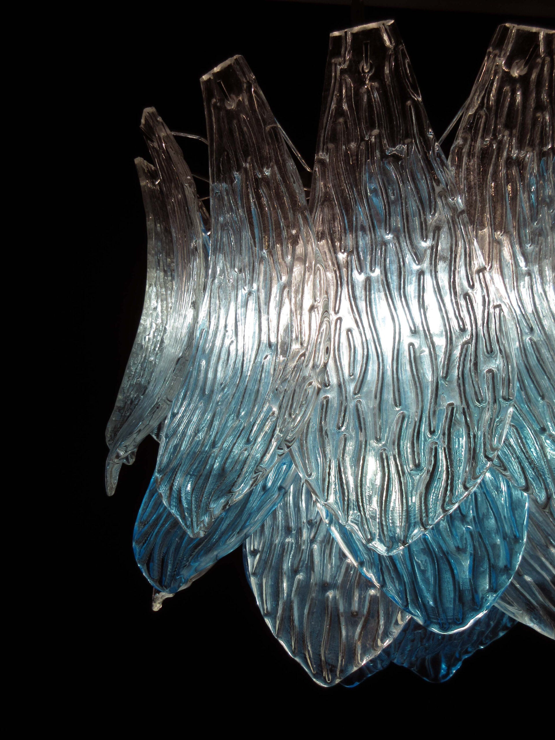 Lustre Murano – 38 Verres Crostoli Bleus – détail 10 – Murano Classics